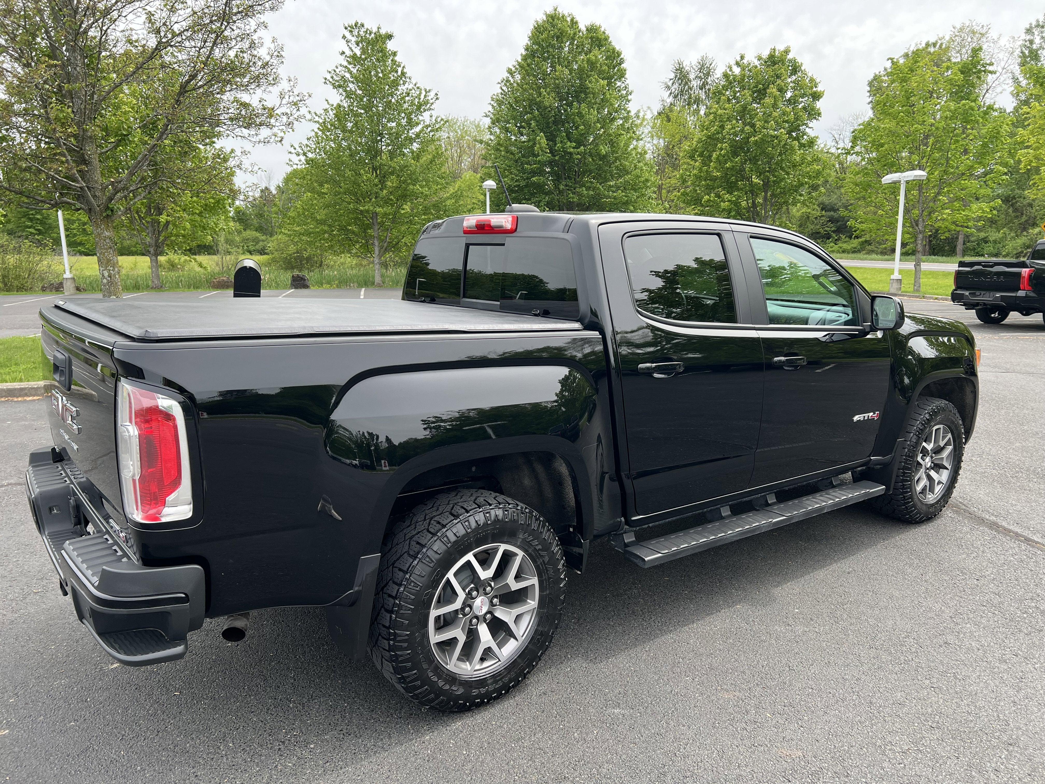 2021 GMC Canyon 4WD AT4 w/Leather
