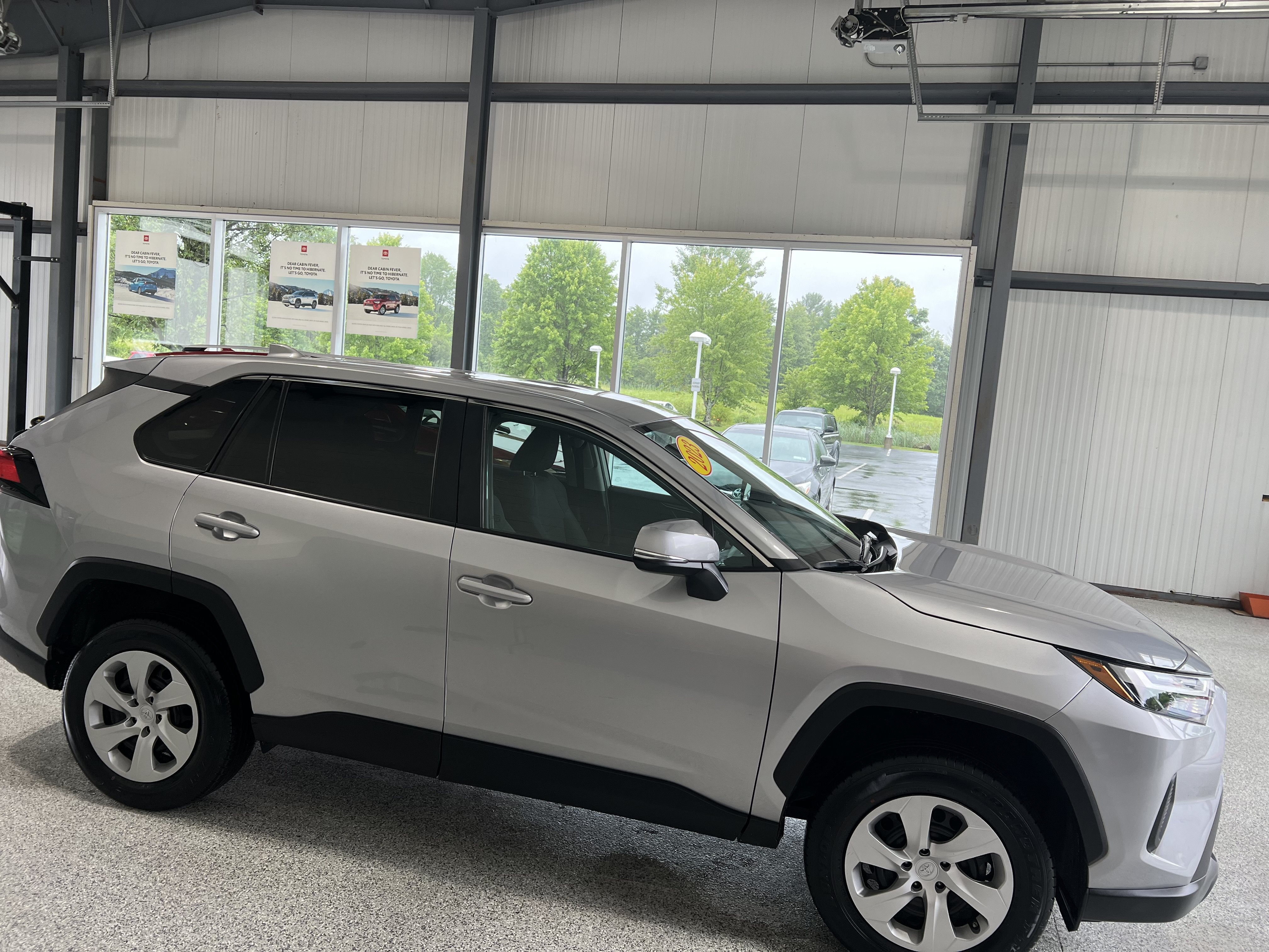 2023 Toyota RAV4 LE