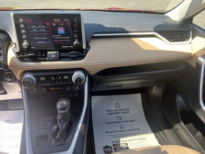 2020 Toyota RAV4 XLE