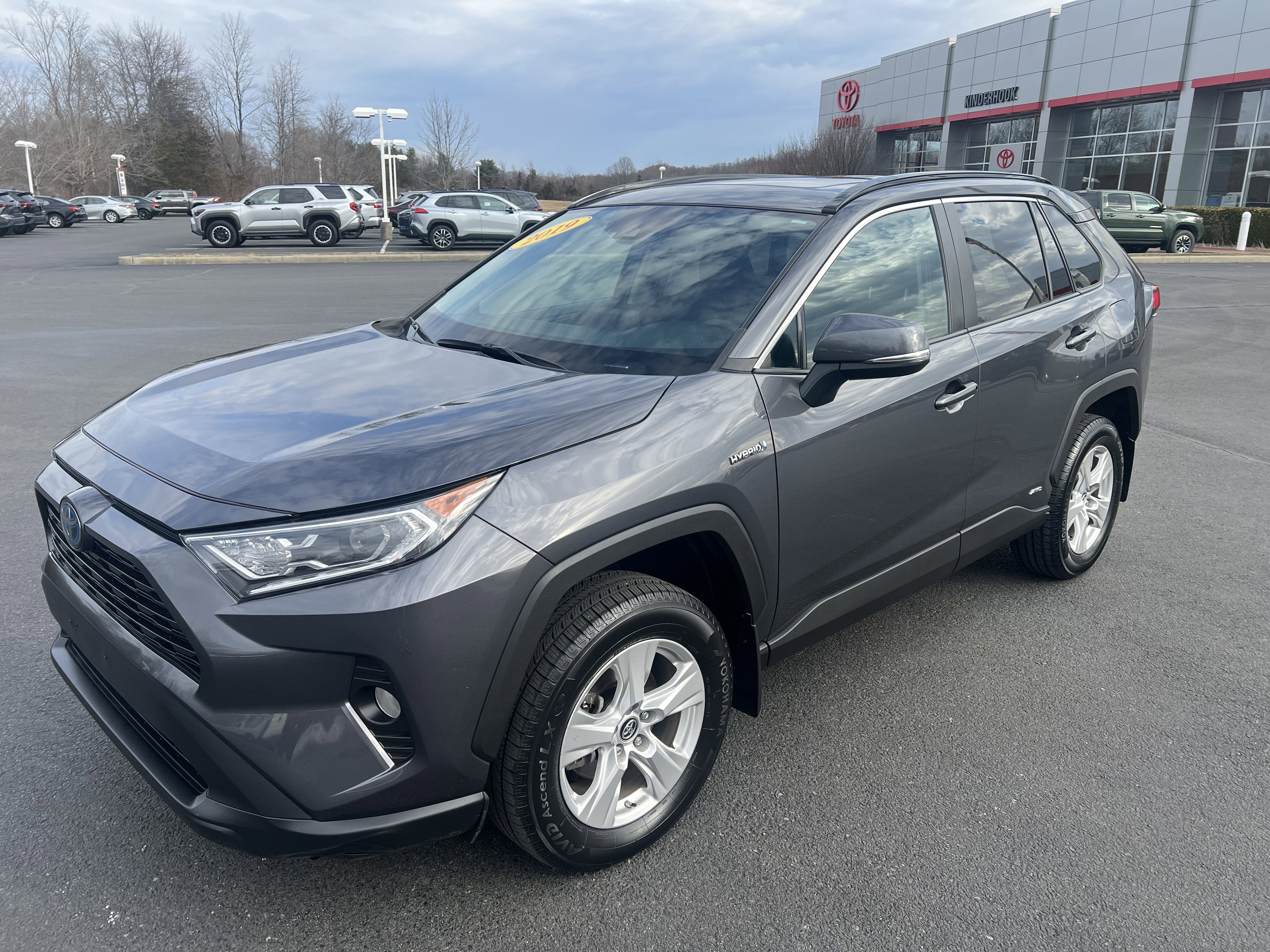 2019 Toyota RAV4 Hybrid XLE