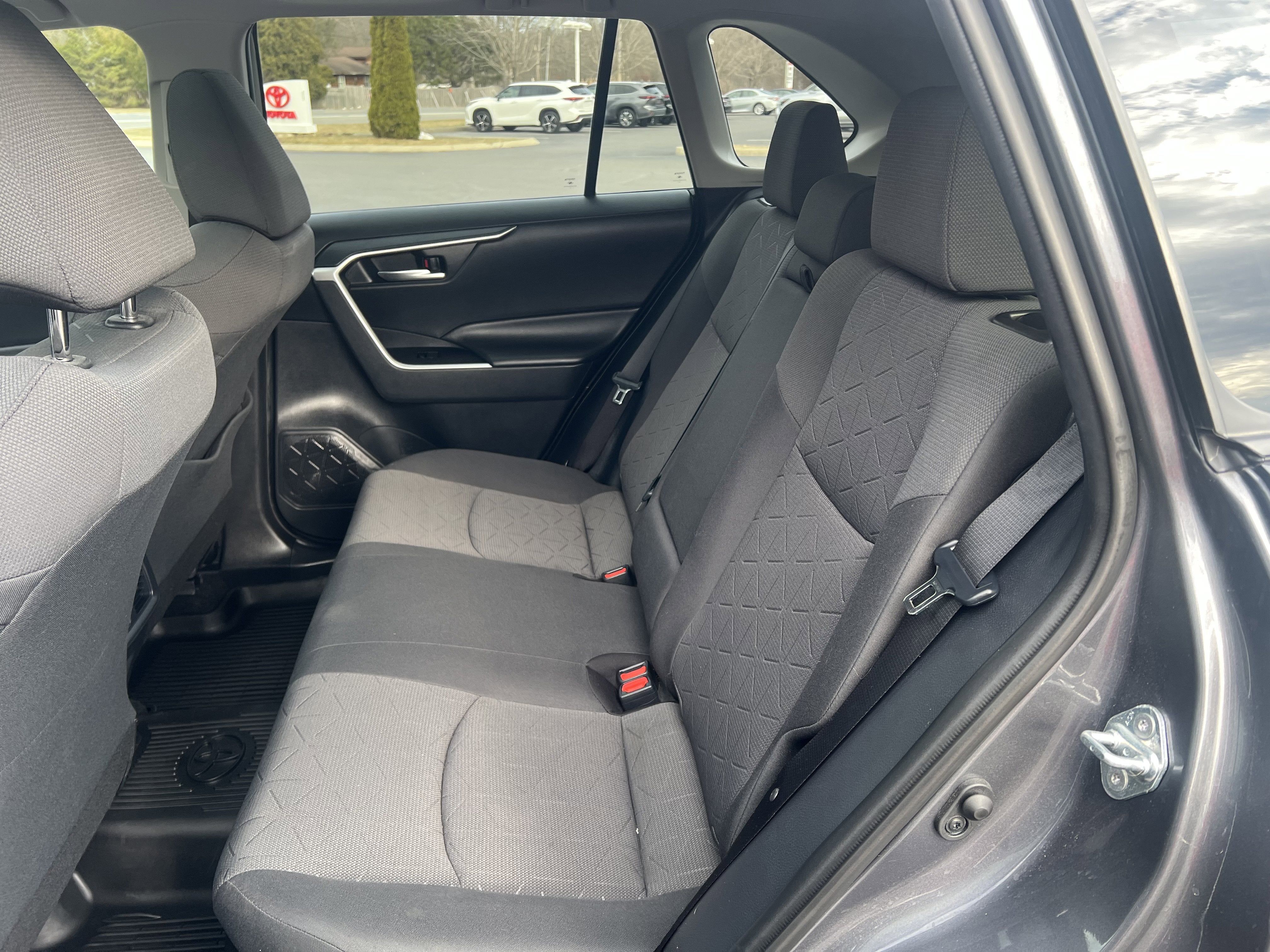 2019 Toyota RAV4 Hybrid XLE