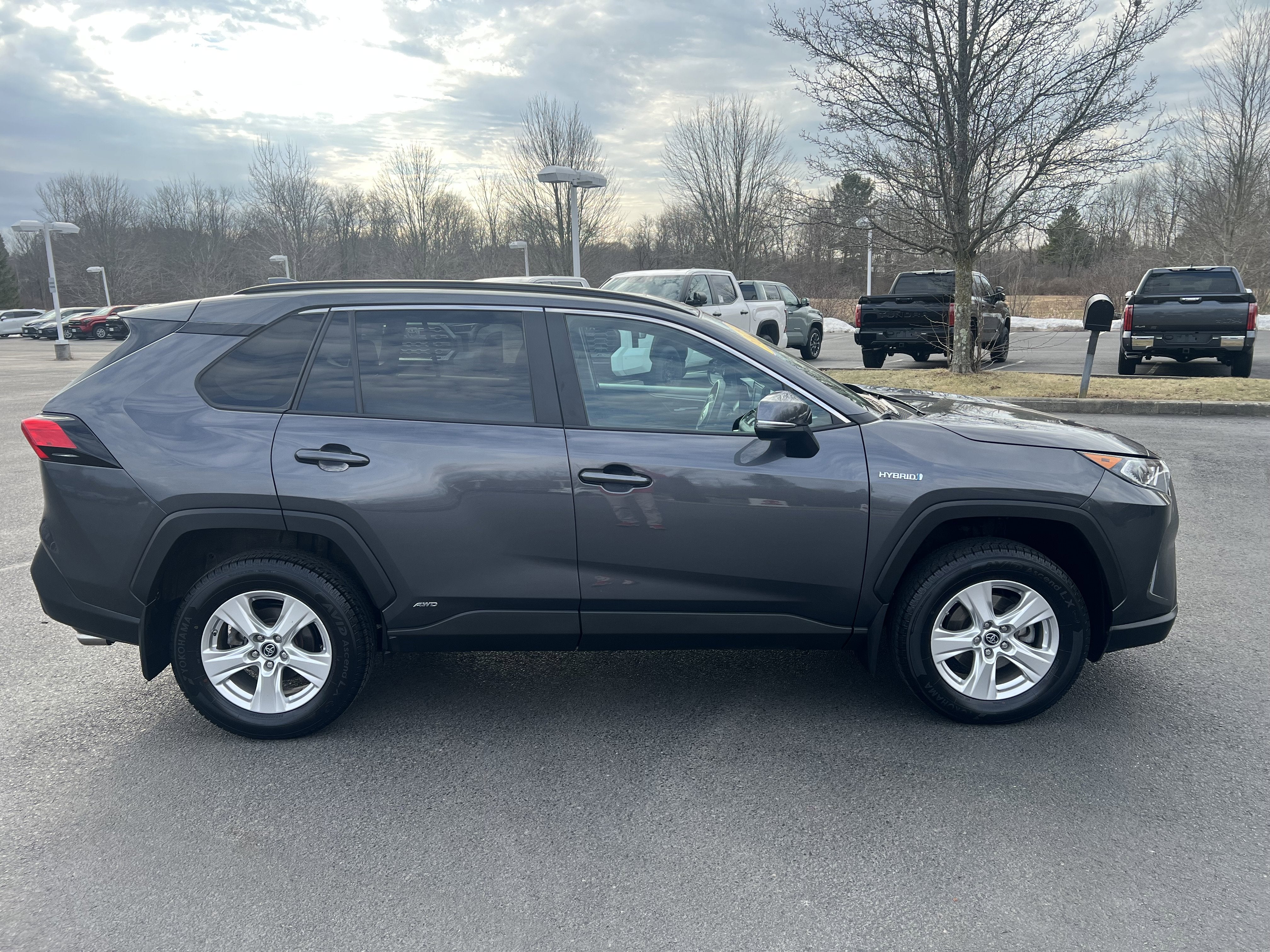 2019 Toyota RAV4 Hybrid XLE