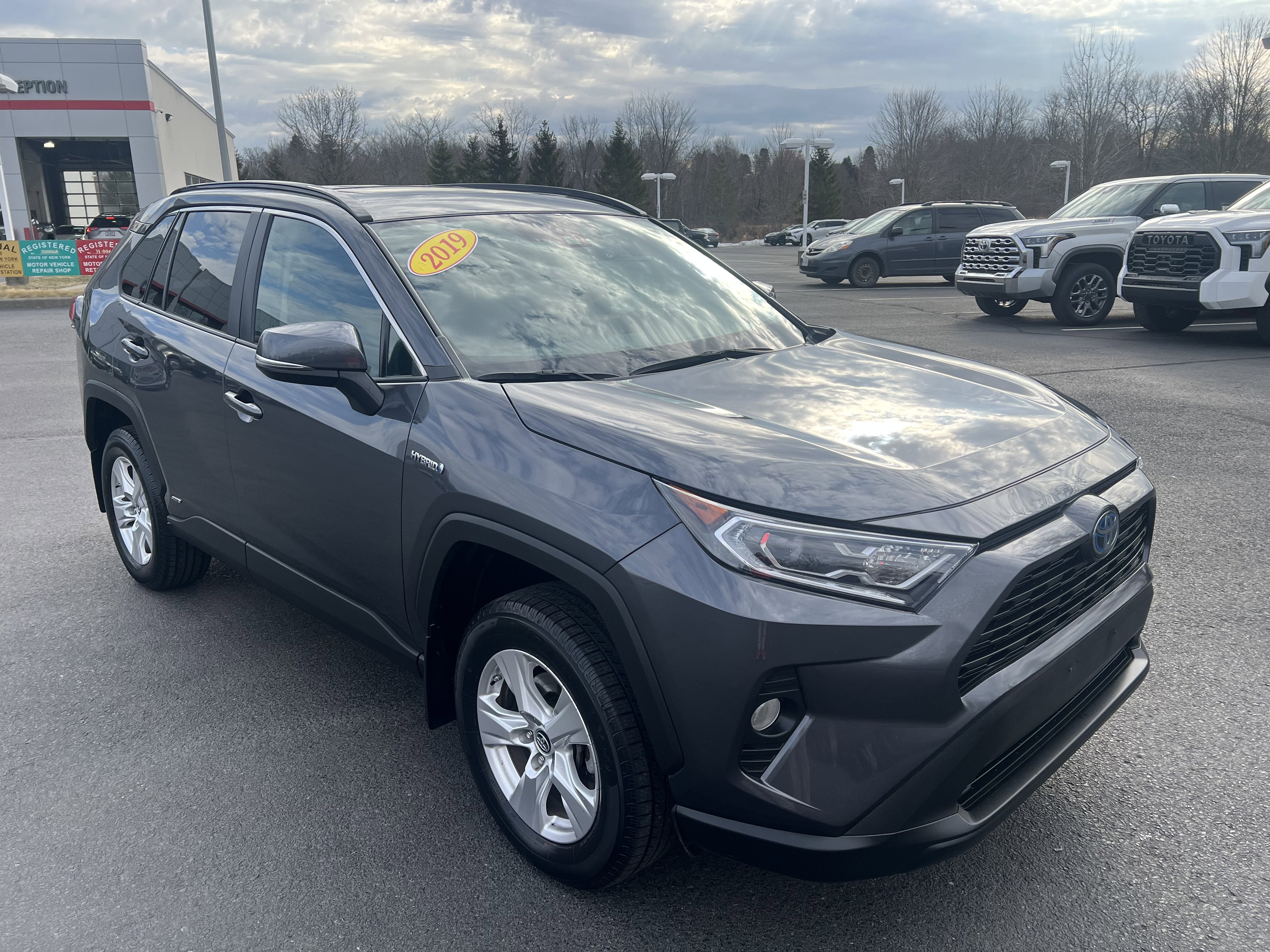 2019 Toyota RAV4 Hybrid XLE