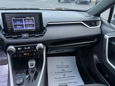 2022 Toyota RAV4 Hybrid SE