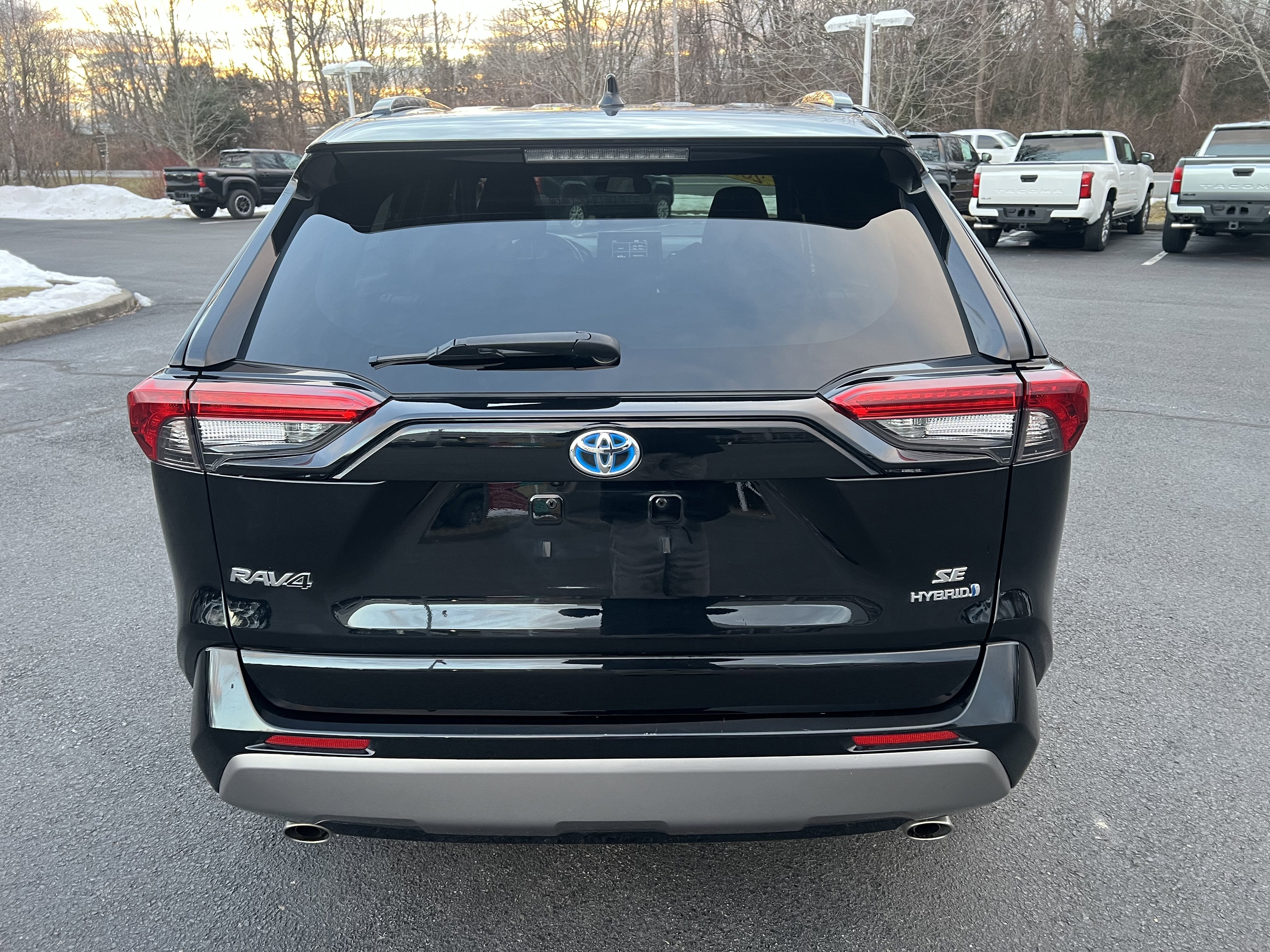 2022 Toyota RAV4 Hybrid SE