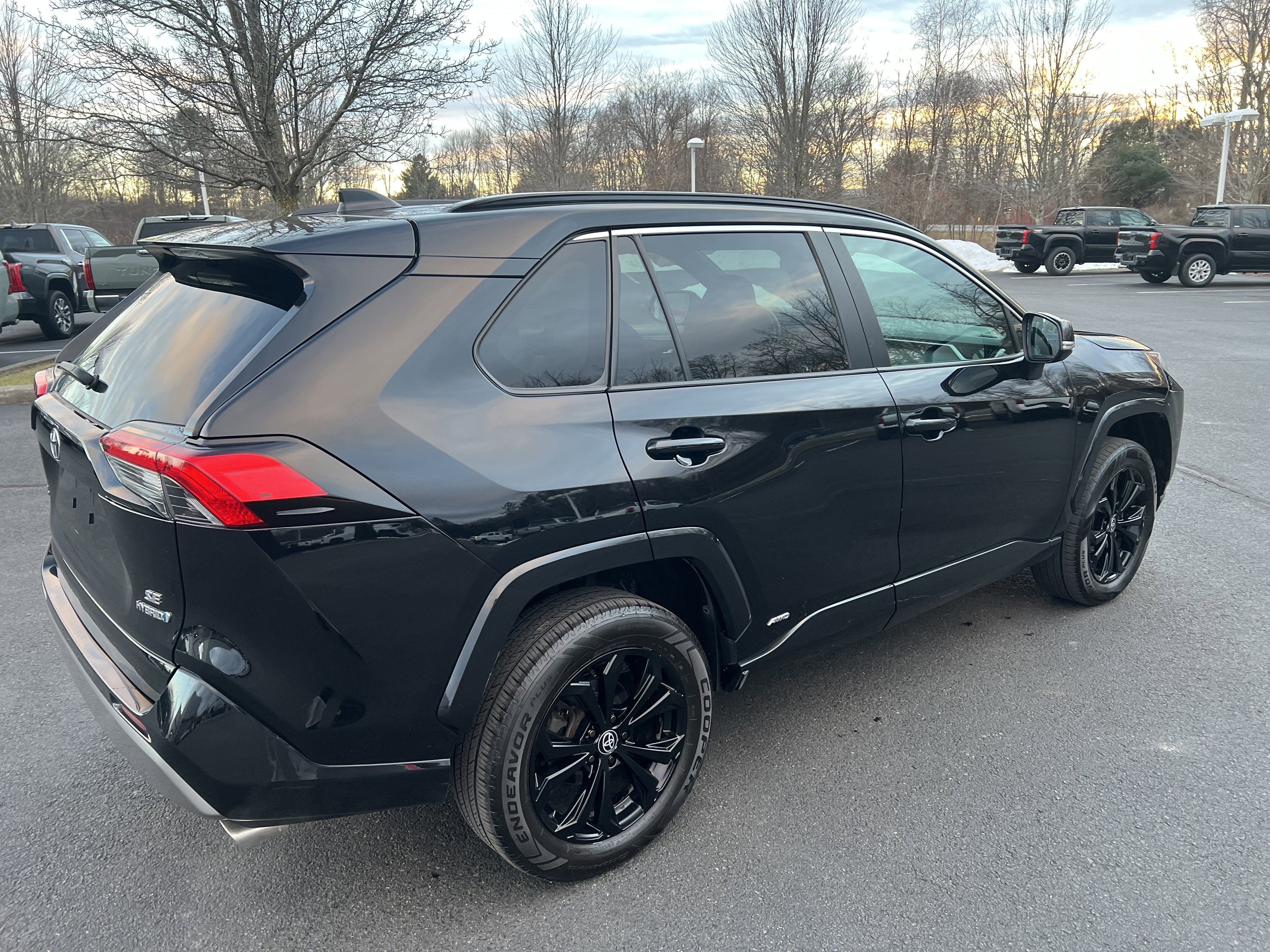 2022 Toyota RAV4 Hybrid SE