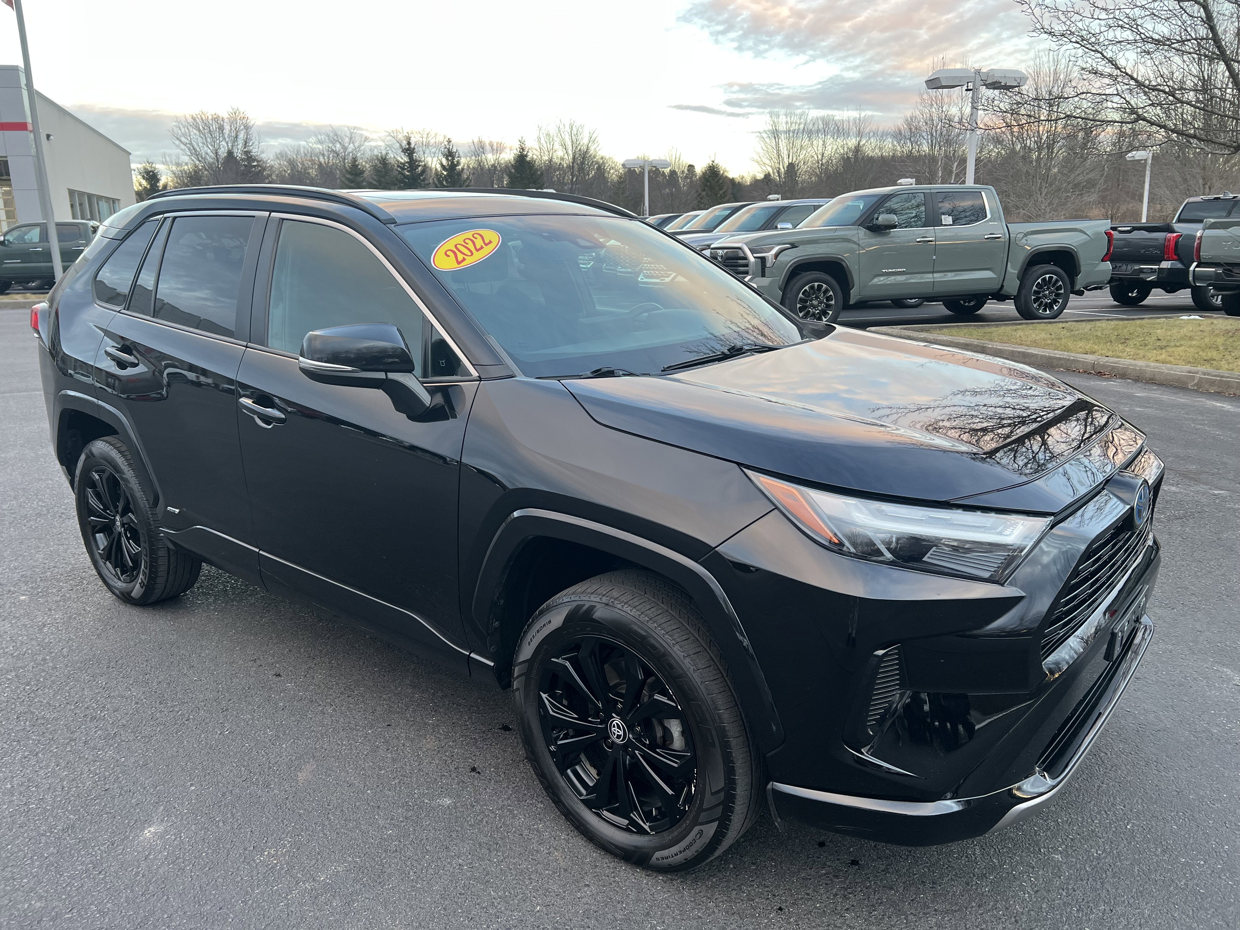 2022 Toyota RAV4 Hybrid SE