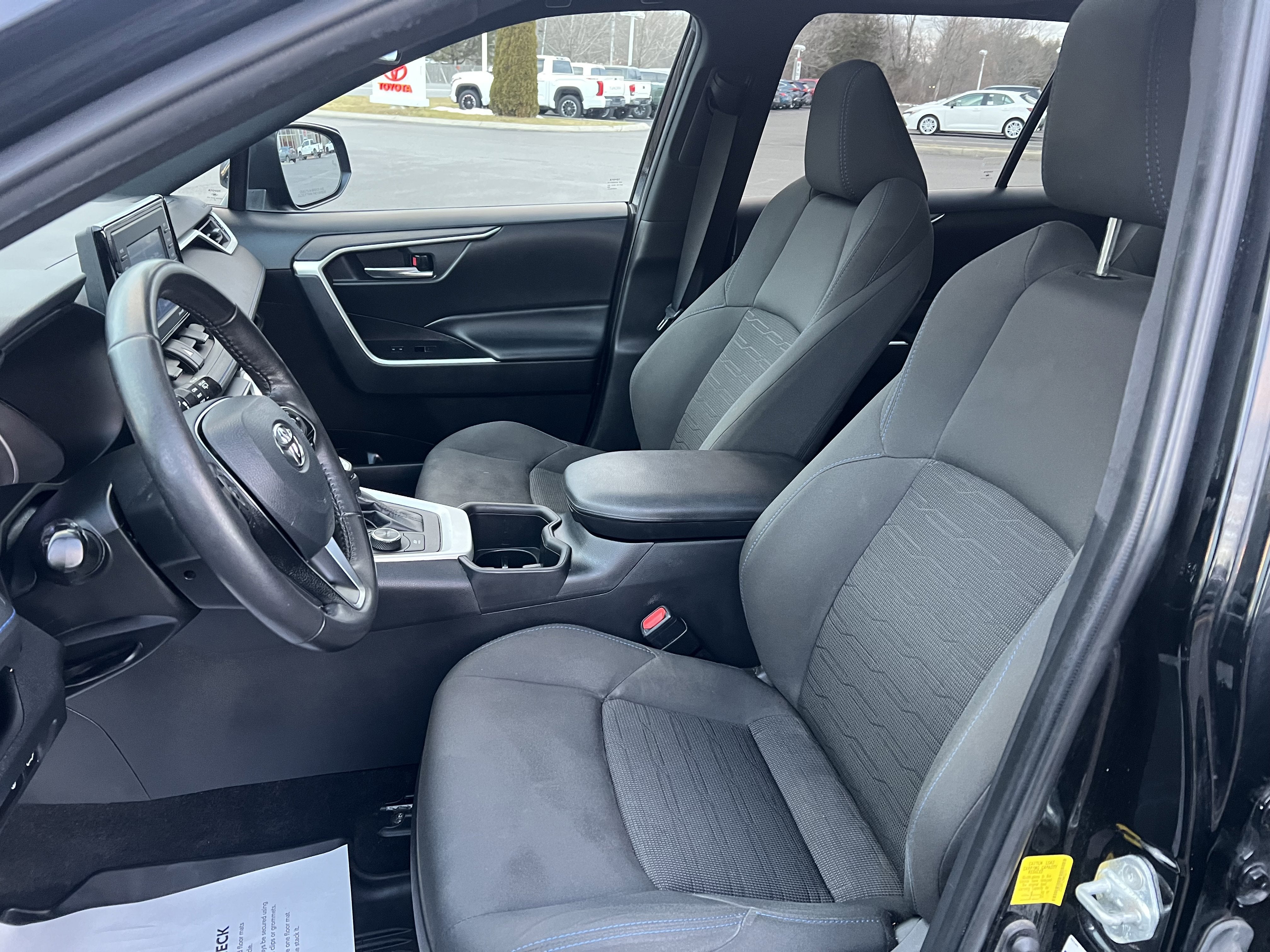 2022 Toyota RAV4 Hybrid SE