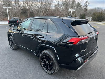 2022 Toyota RAV4 Hybrid SE