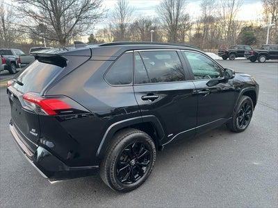 2022 Toyota RAV4 Hybrid SE