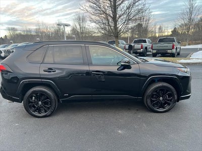 2022 Toyota RAV4 Hybrid SE