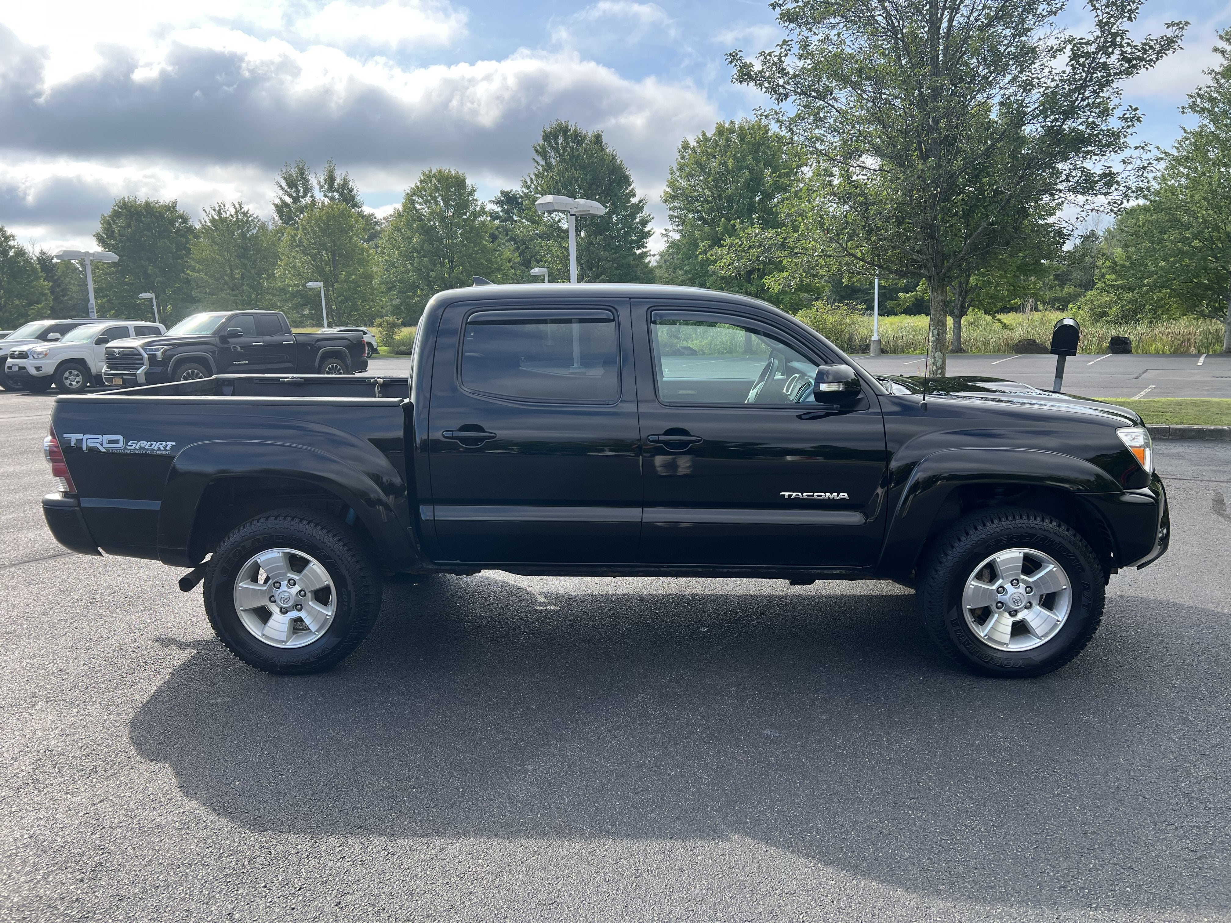 2015 Toyota Tacoma 4WD Double Cab V6 AT (Natl)