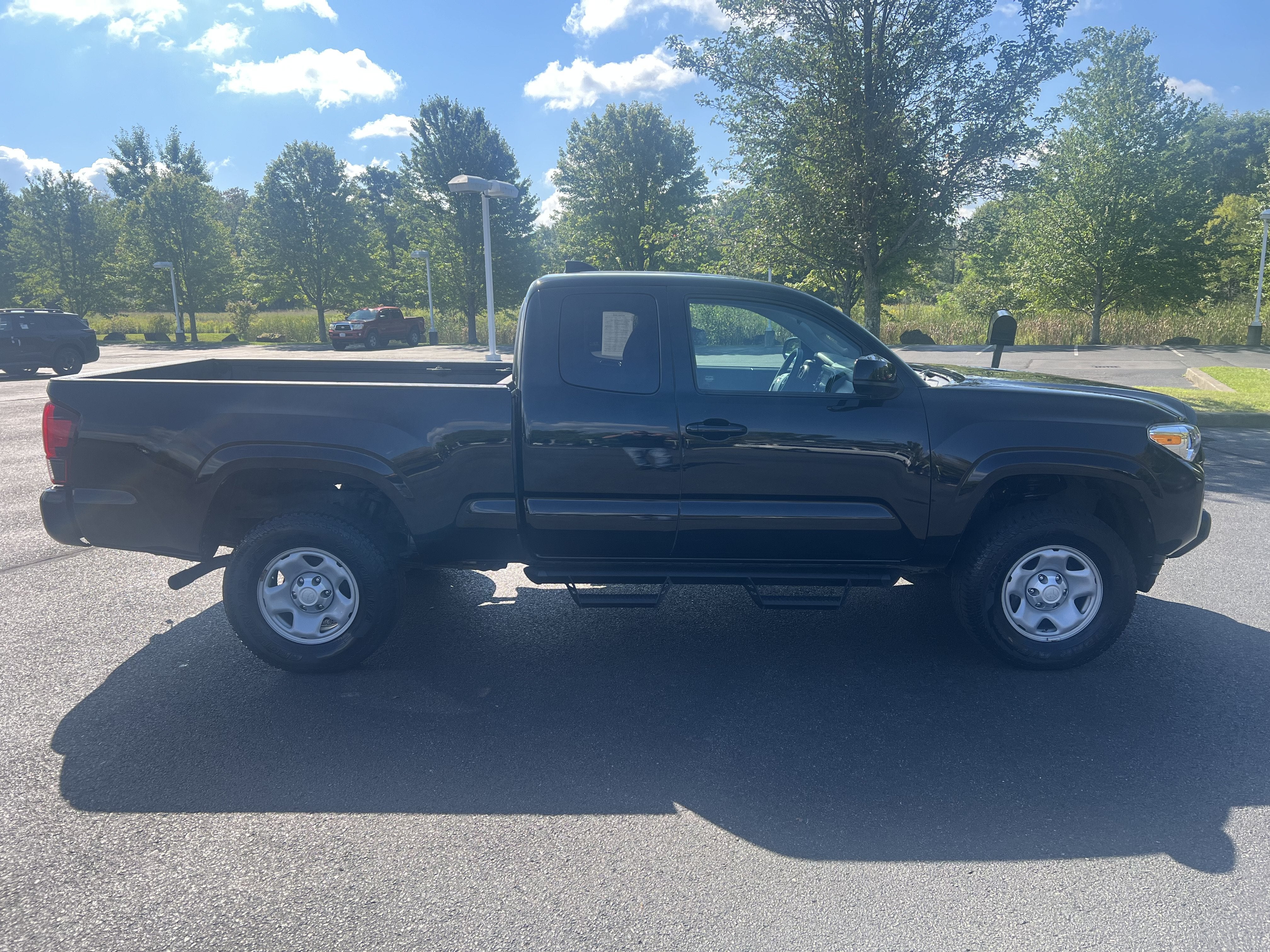 2022 Toyota Tacoma 4WD SR5