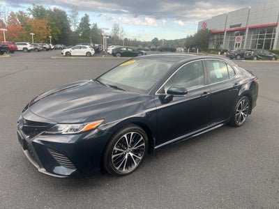 2020 Toyota Camry SE