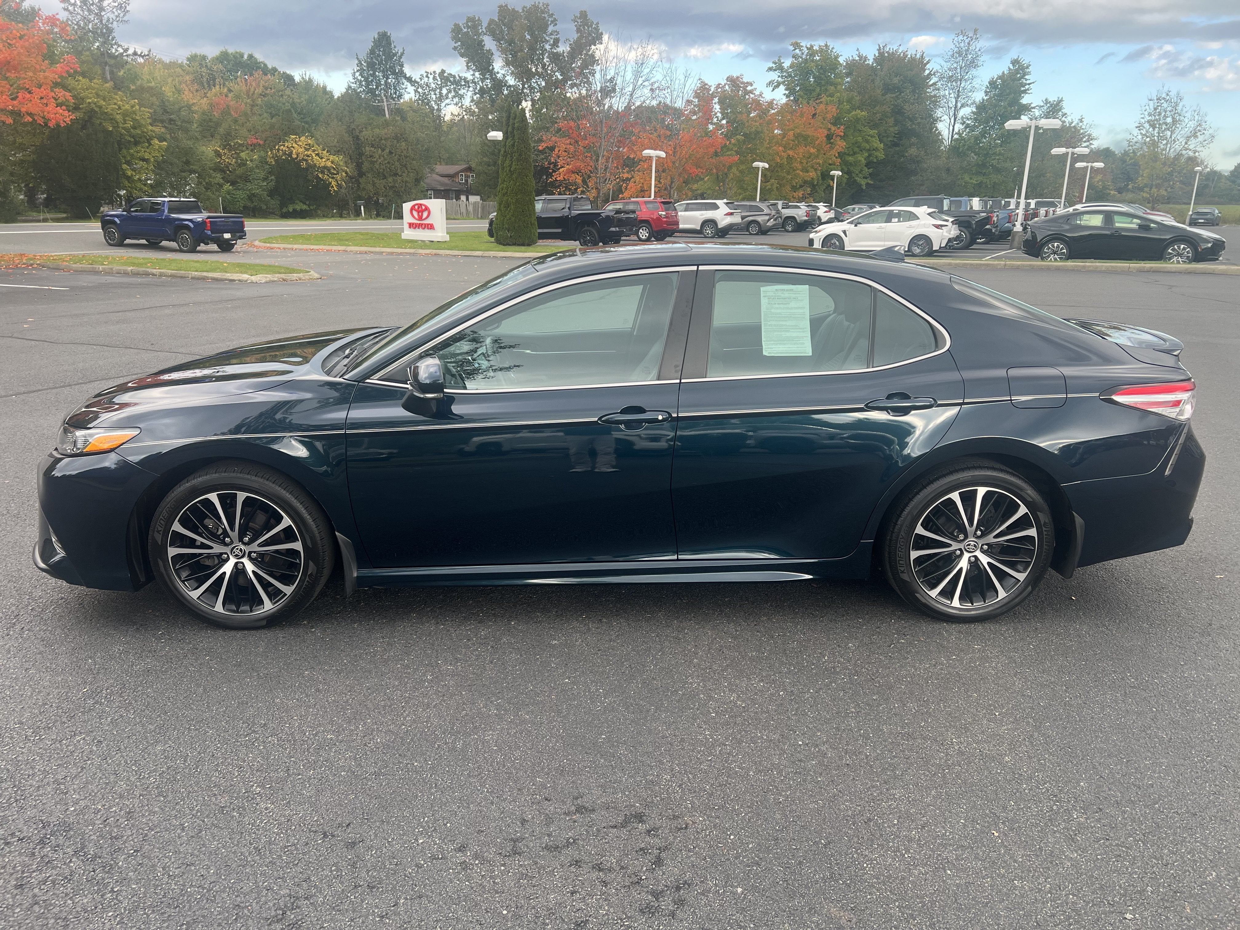 2020 Toyota Camry SE