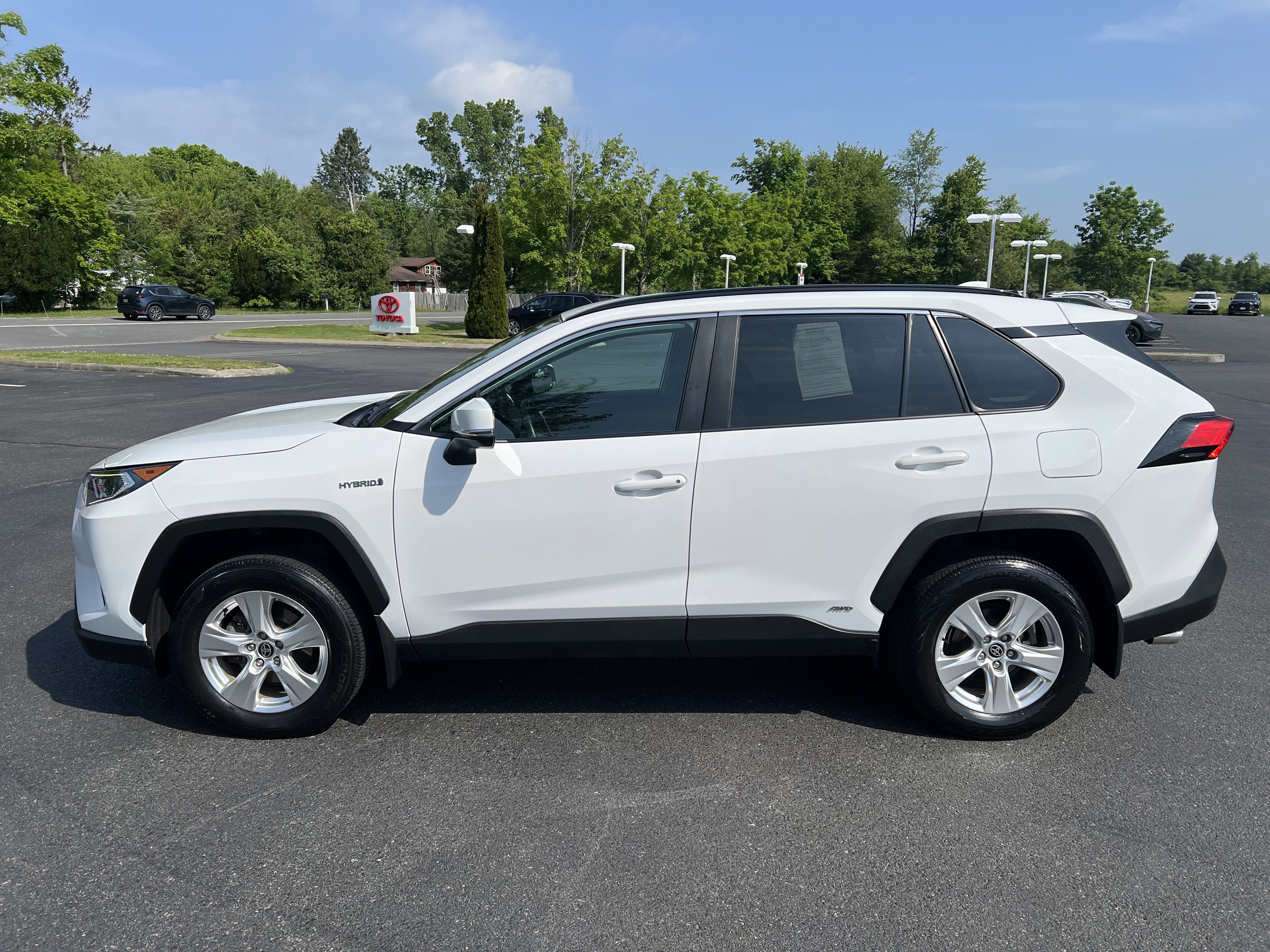 2021 Toyota RAV4 Hybrid XLE