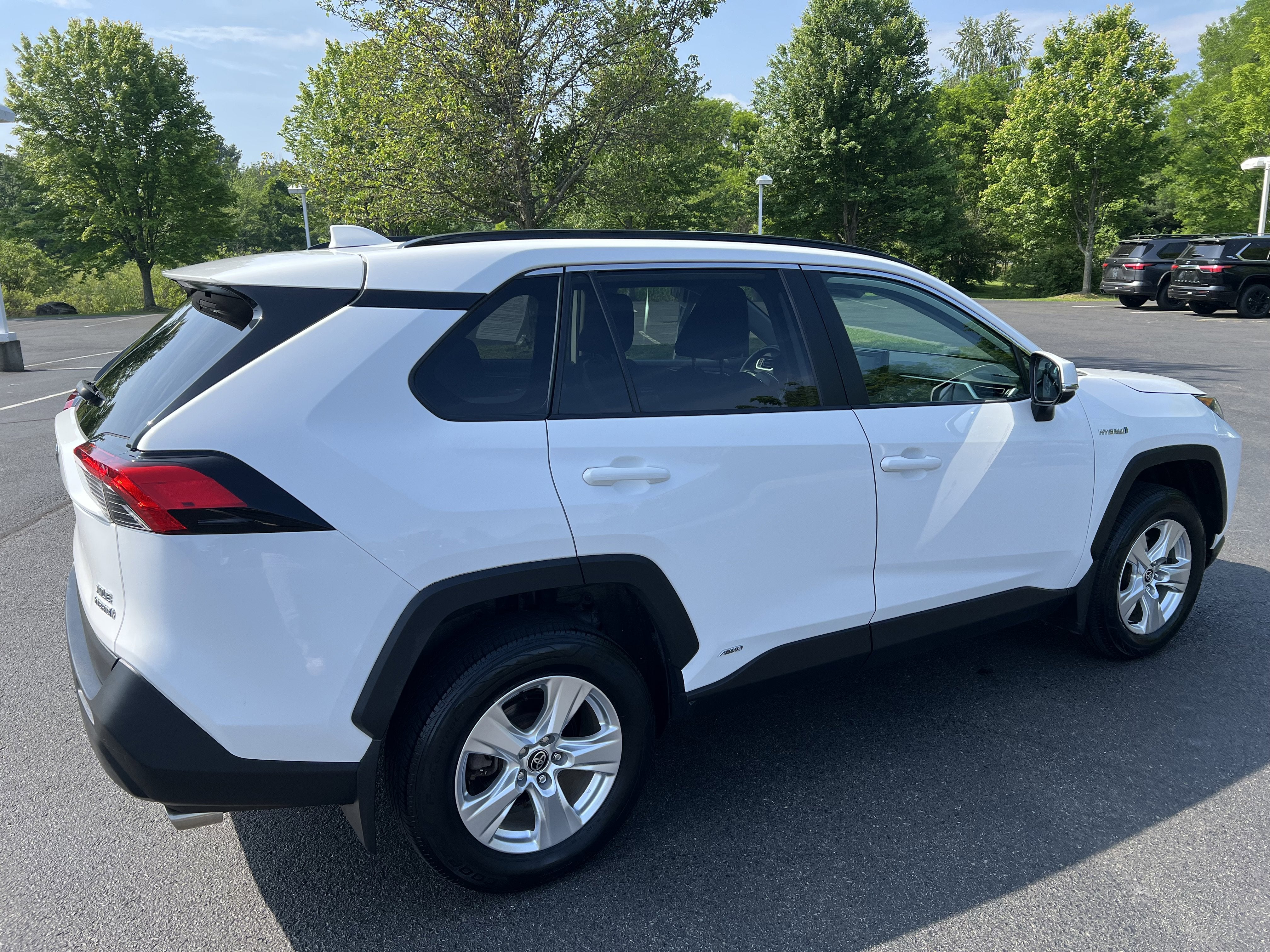 2021 Toyota RAV4 Hybrid XLE