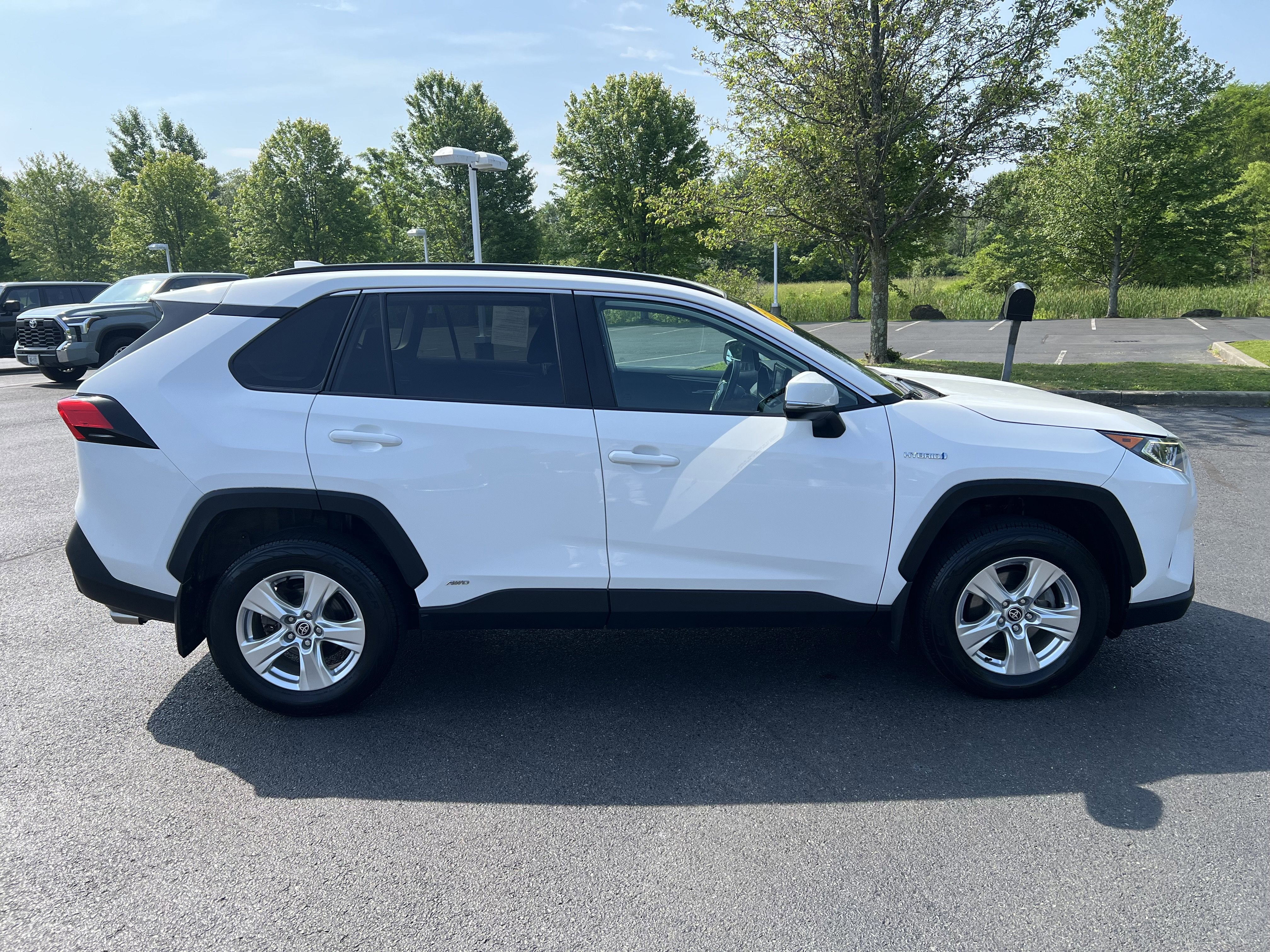 2021 Toyota RAV4 Hybrid XLE
