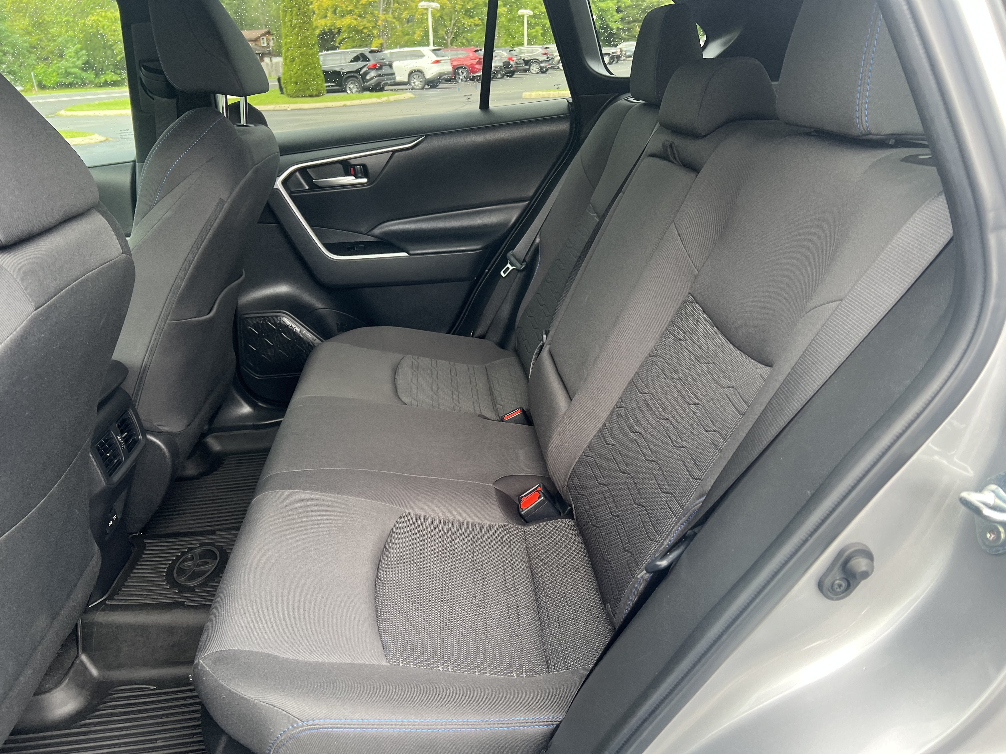 2023 Toyota RAV4 Hybrid SE