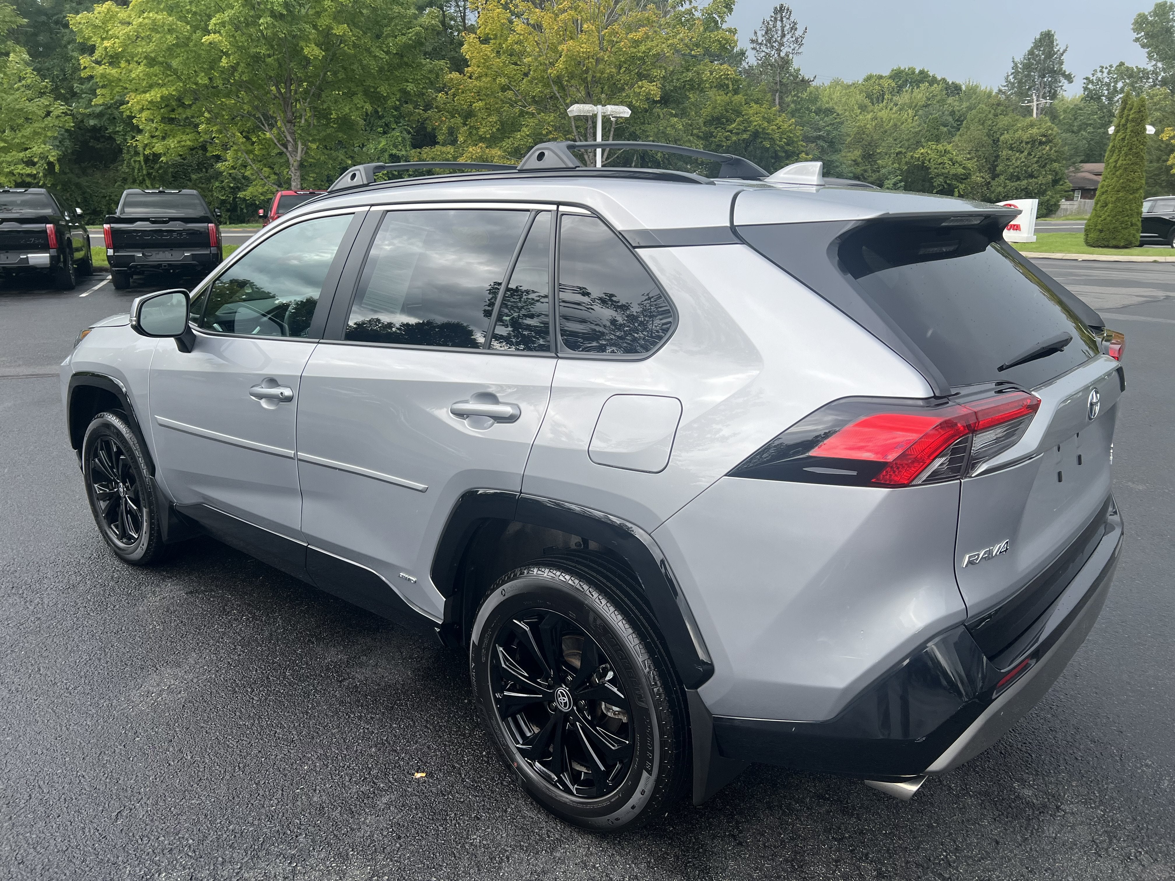 2023 Toyota RAV4 Hybrid SE