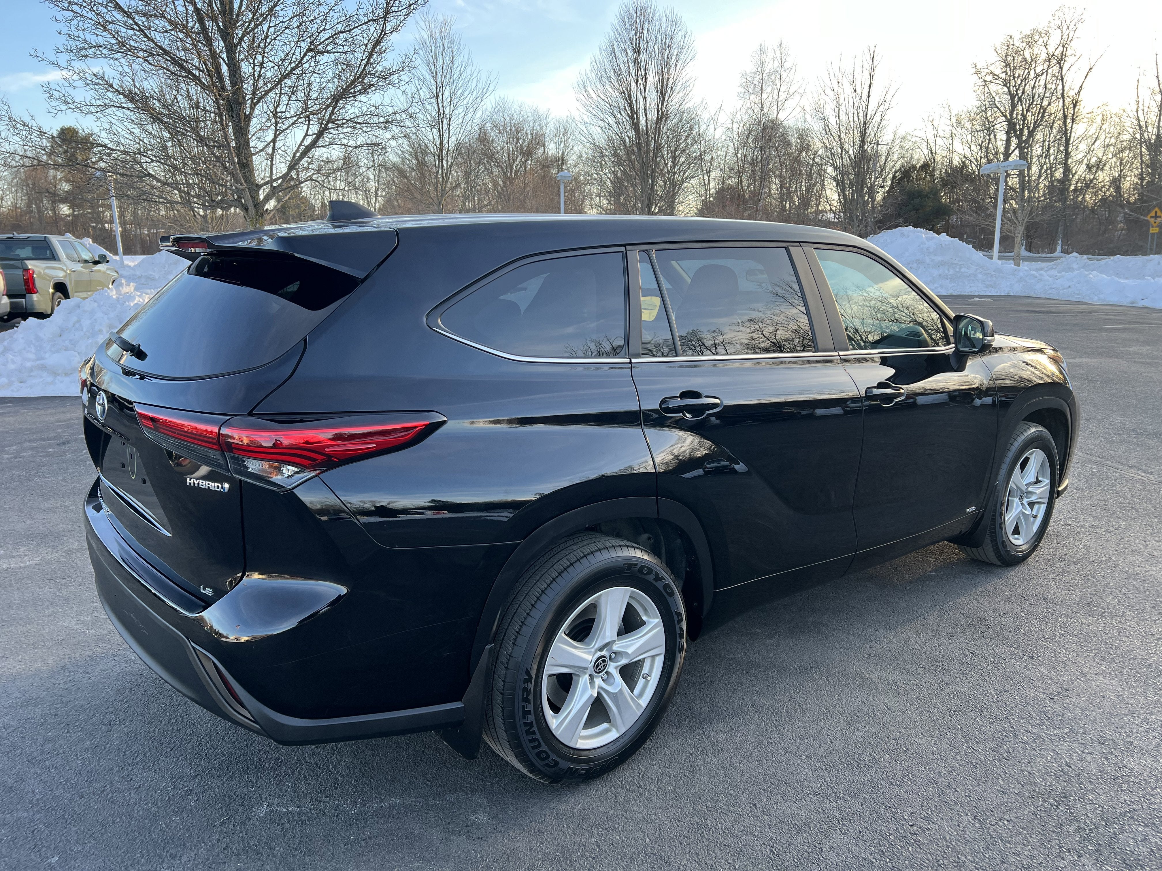 2023 Toyota Highlander Hybrid LE