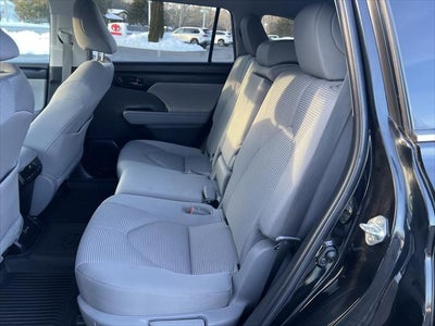 2023 Toyota Highlander Hybrid LE