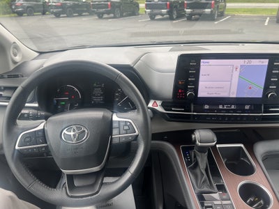 2024 Toyota Sienna XLE