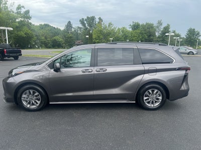 2024 Toyota Sienna XLE