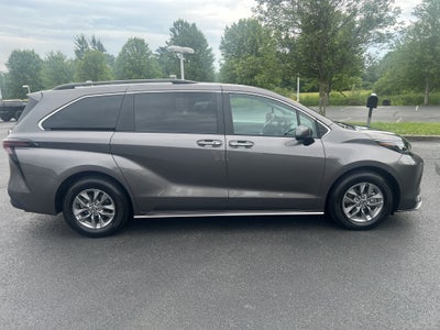 2024 Toyota Sienna XLE