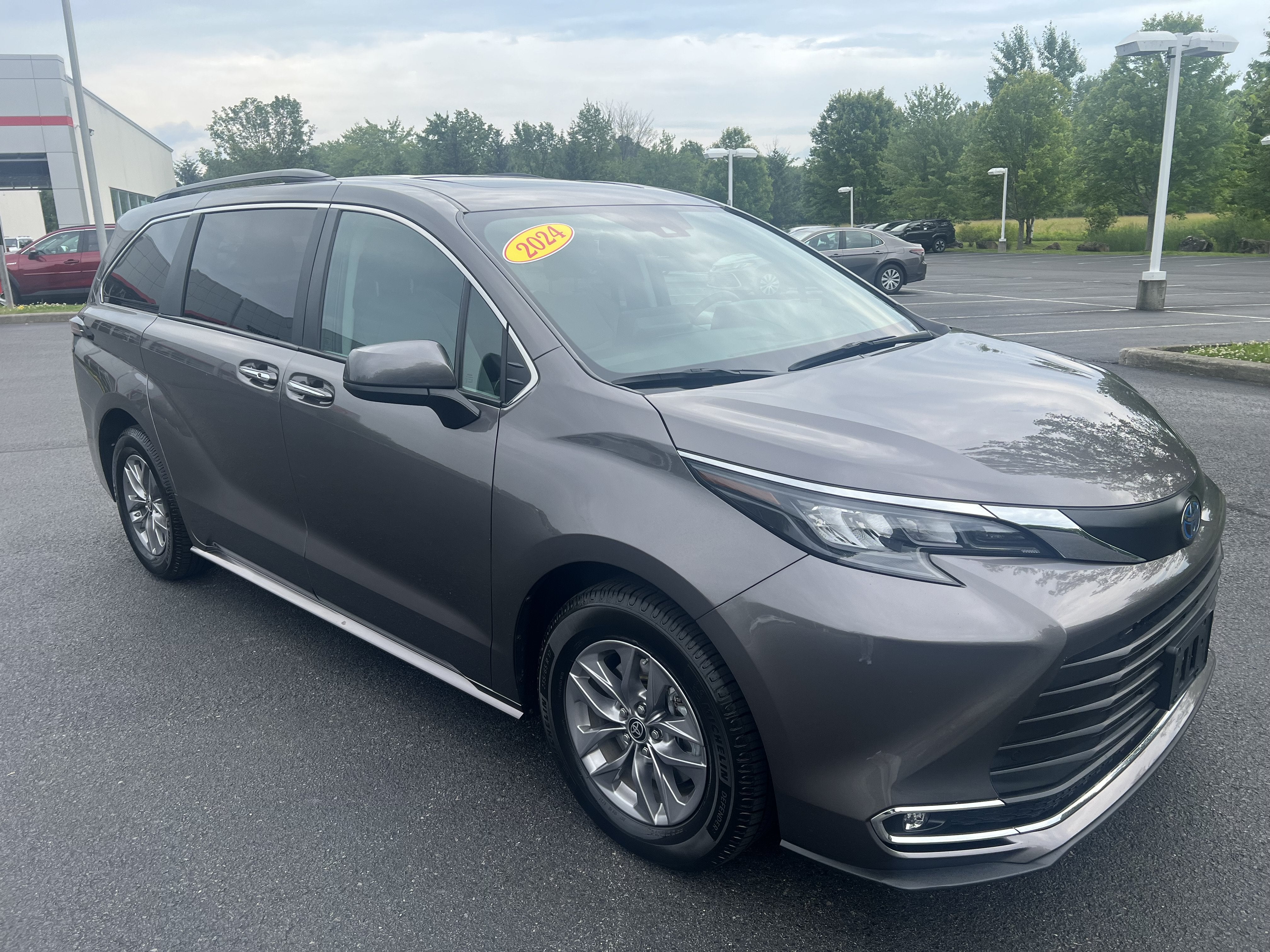 2024 Toyota Sienna XLE