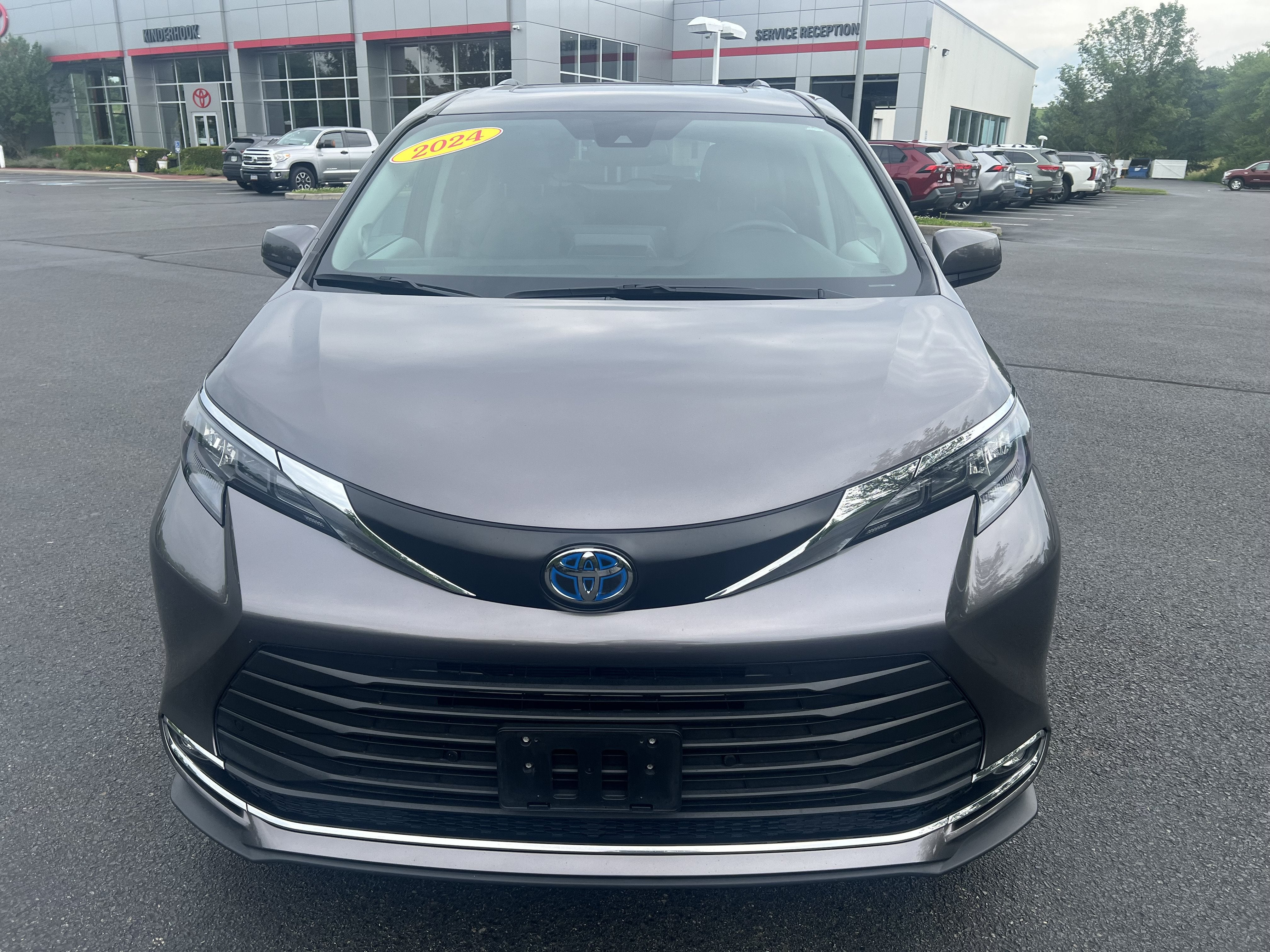 2024 Toyota Sienna XLE