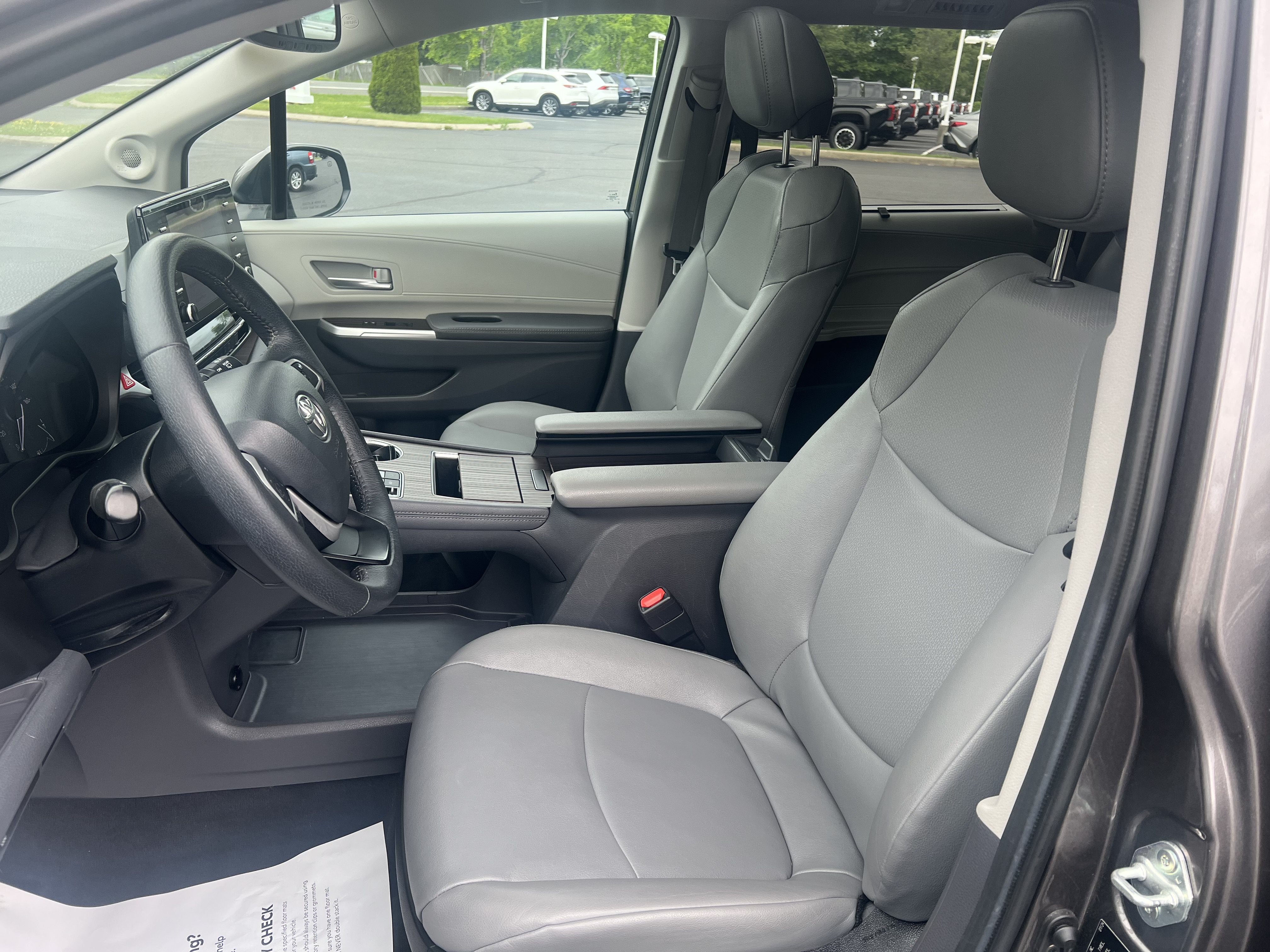 2024 Toyota Sienna XLE