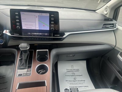 2024 Toyota Sienna XLE