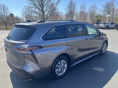 2023 Toyota Sienna XLE