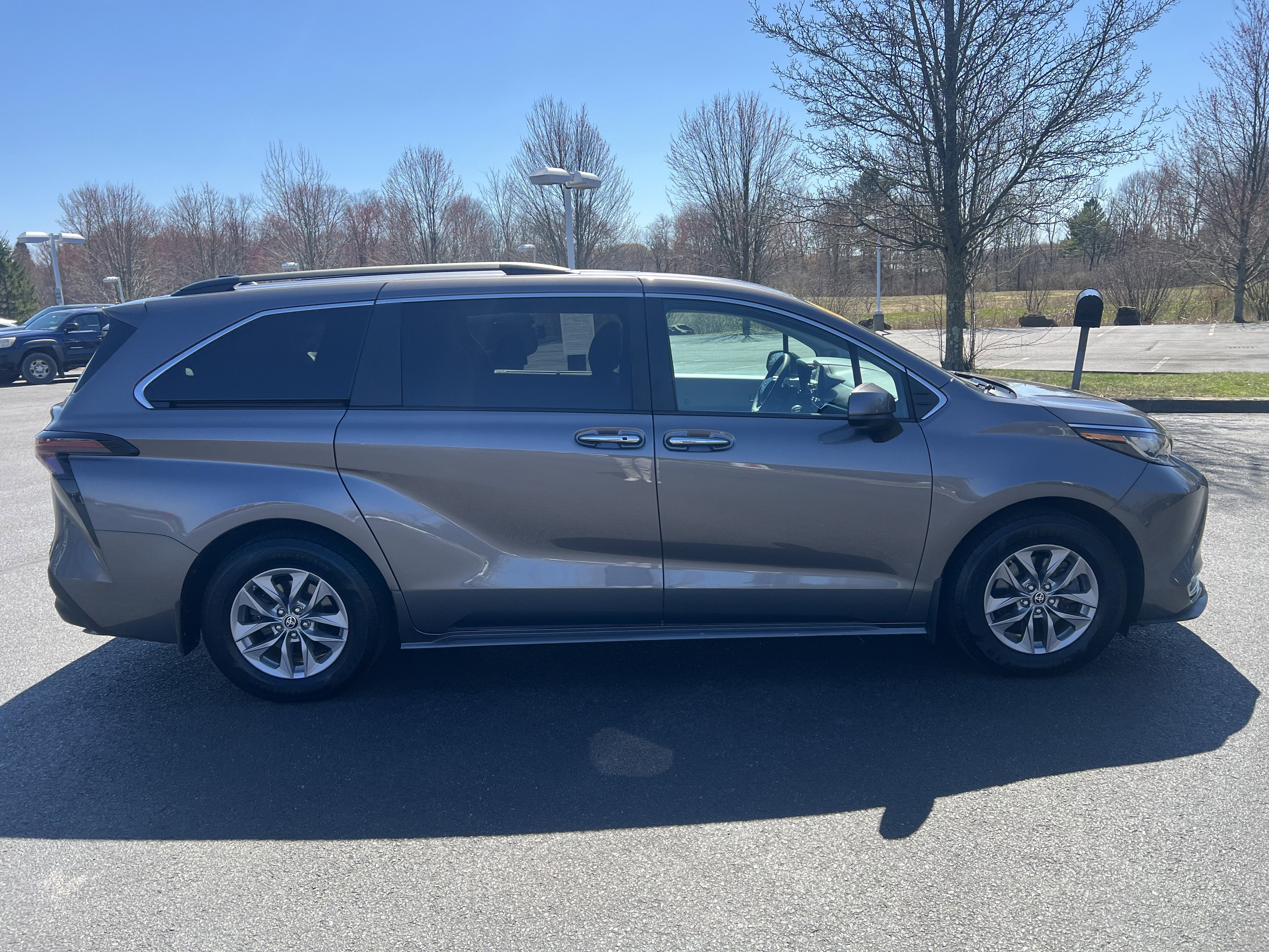 2023 Toyota Sienna XLE