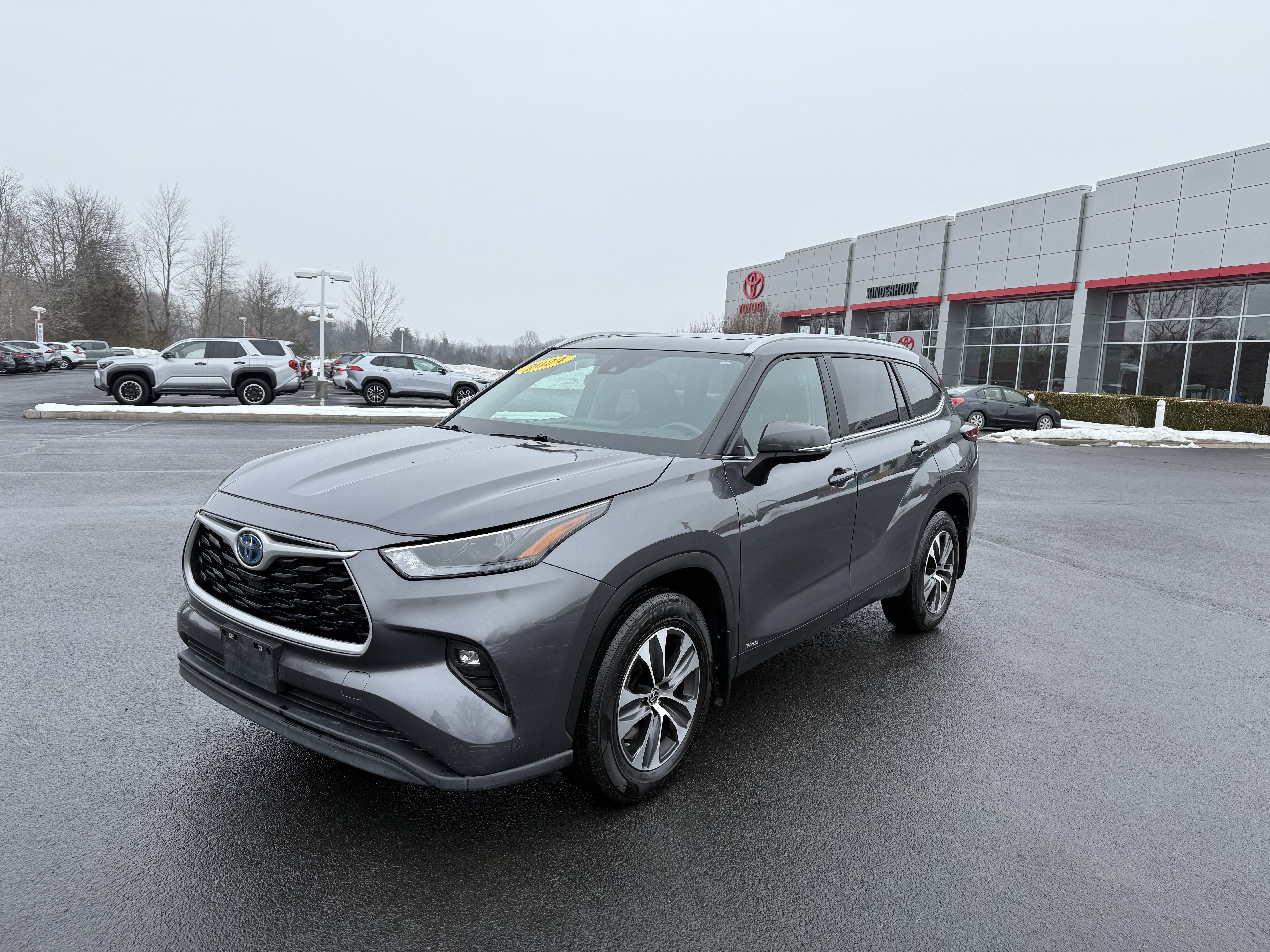 2024 Toyota Highlander Hybrid XLE