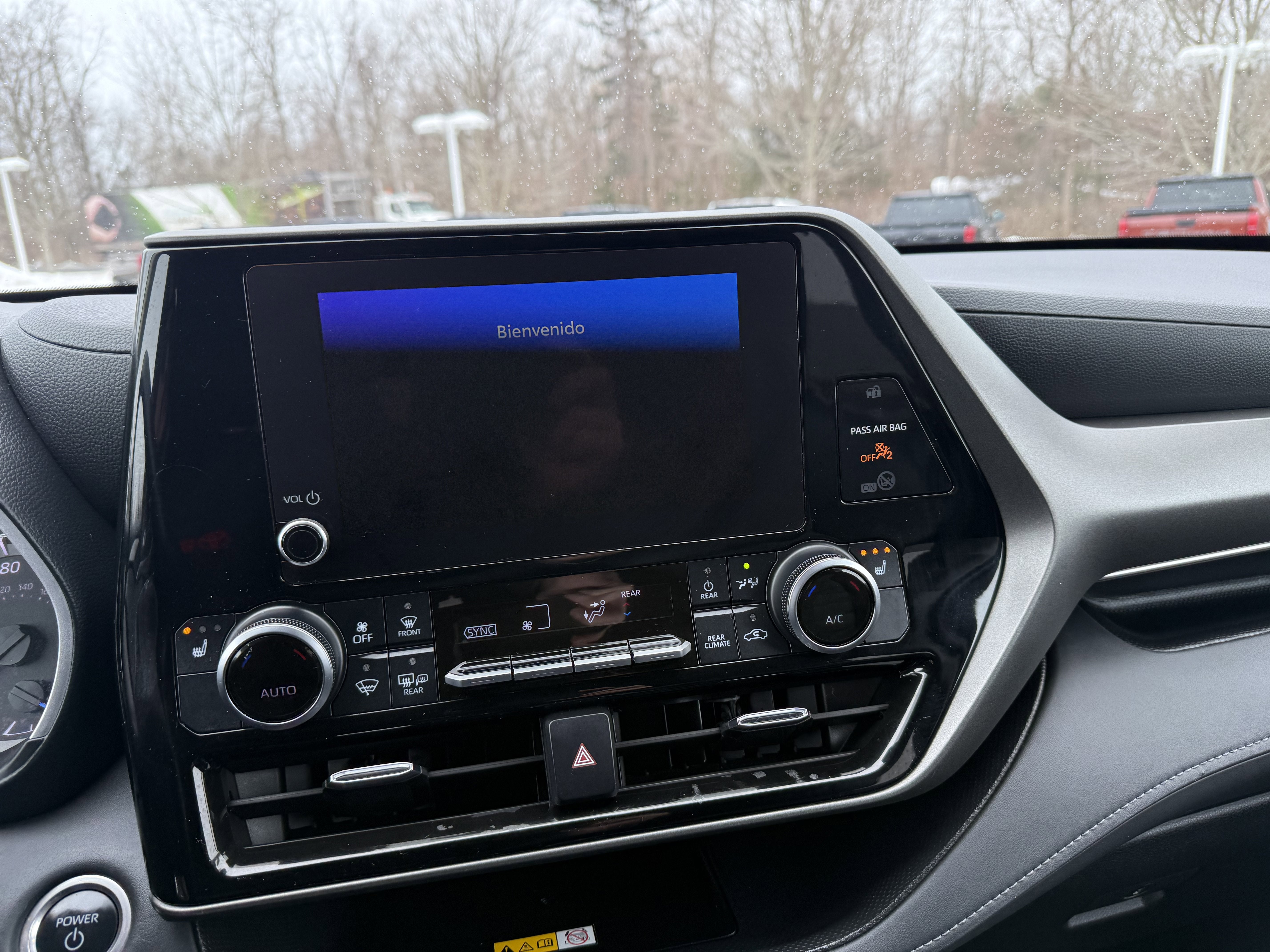 2024 Toyota Highlander Hybrid XLE