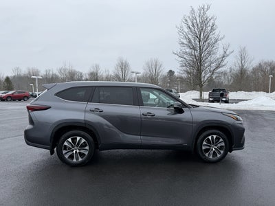 2024 Toyota Highlander Hybrid XLE