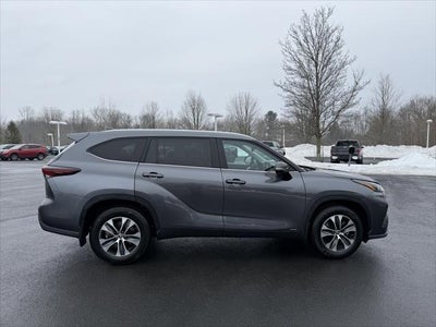 2024 Toyota Highlander Hybrid XLE