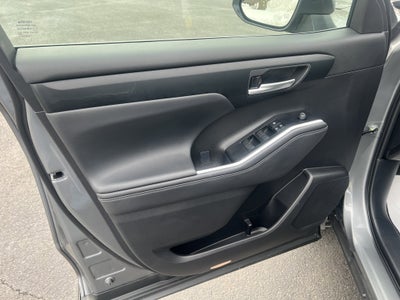 2025 Toyota Highlander XLE