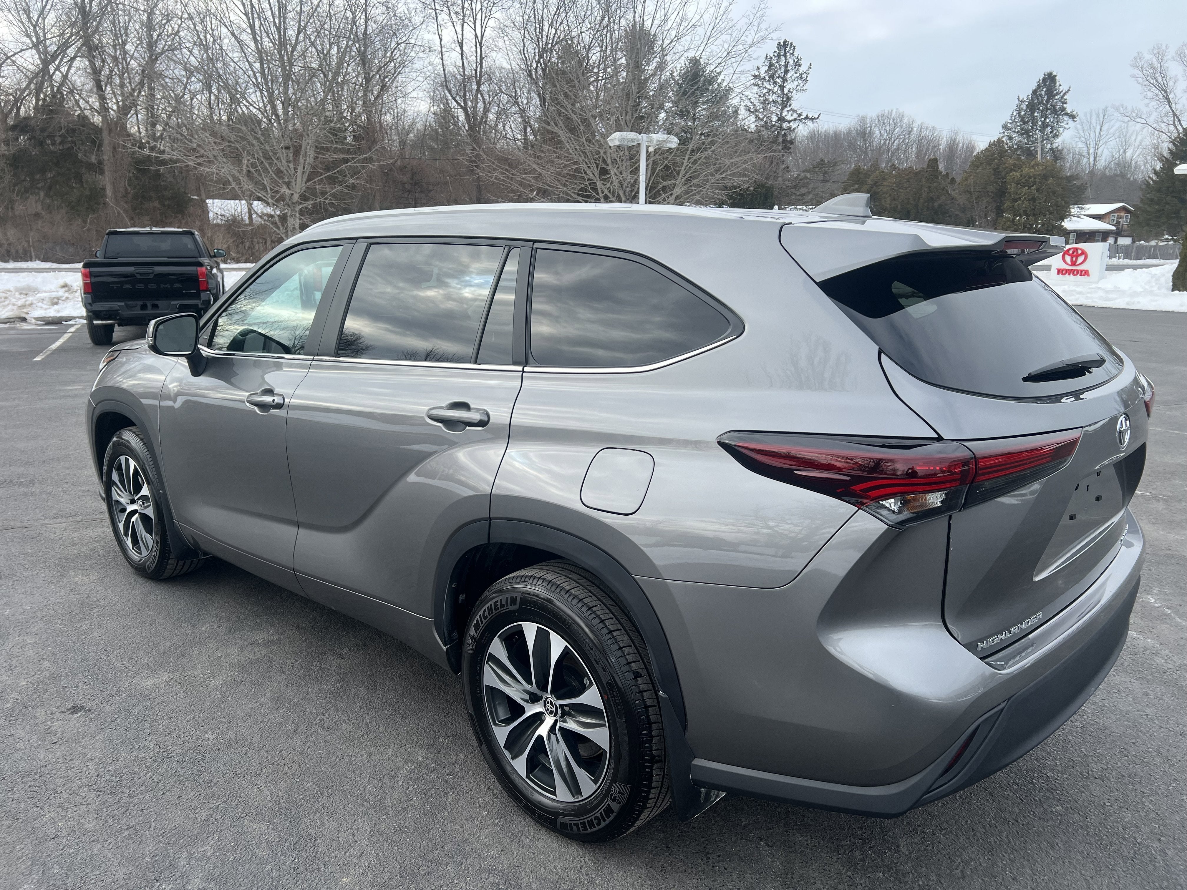 2025 Toyota Highlander XLE