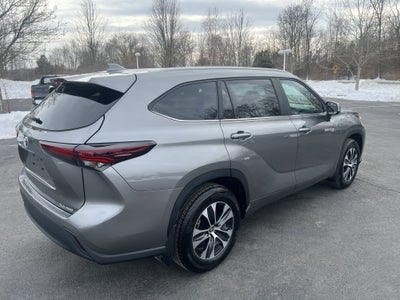 2025 Toyota Highlander XLE