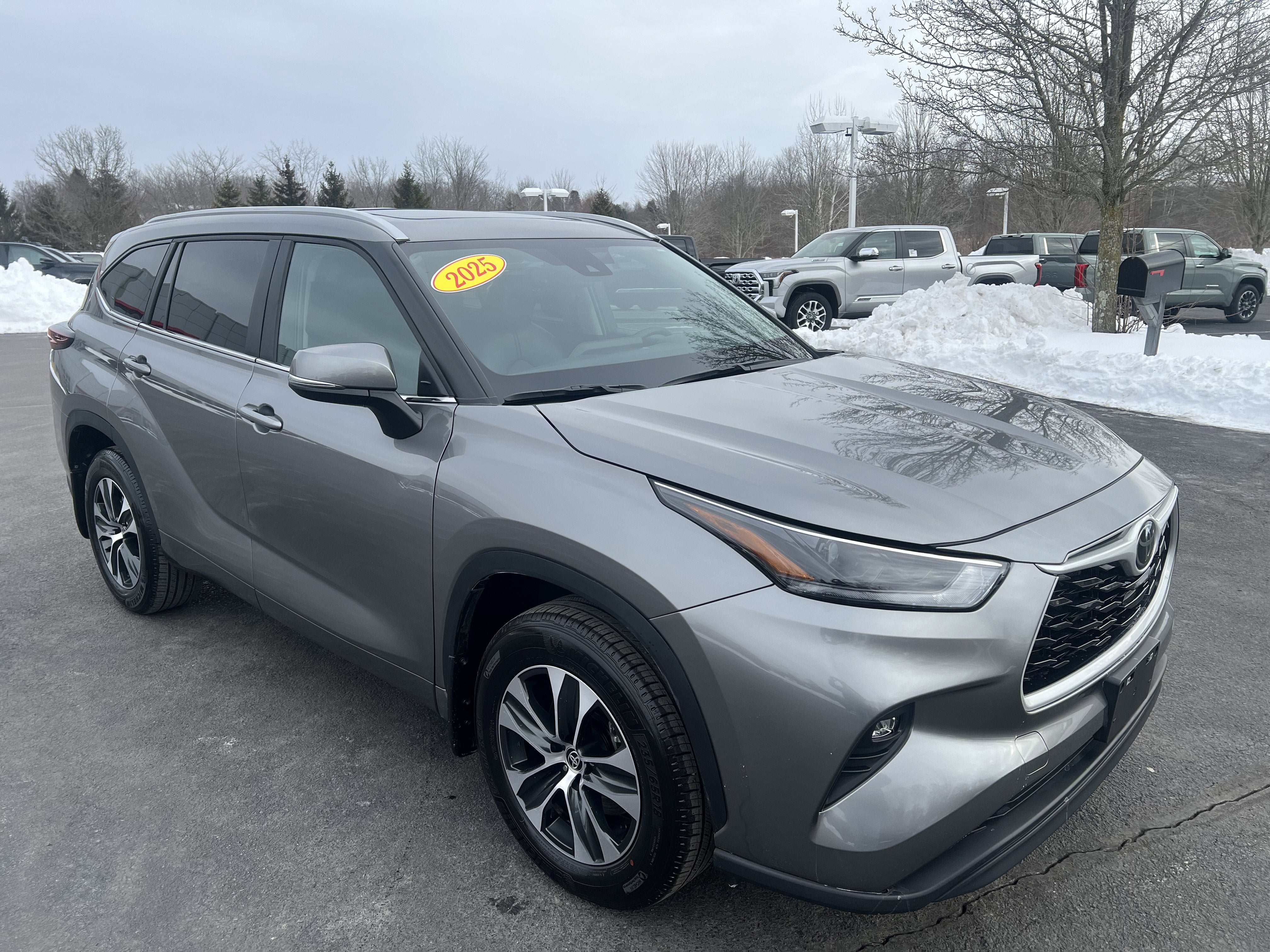 2025 Toyota Highlander XLE