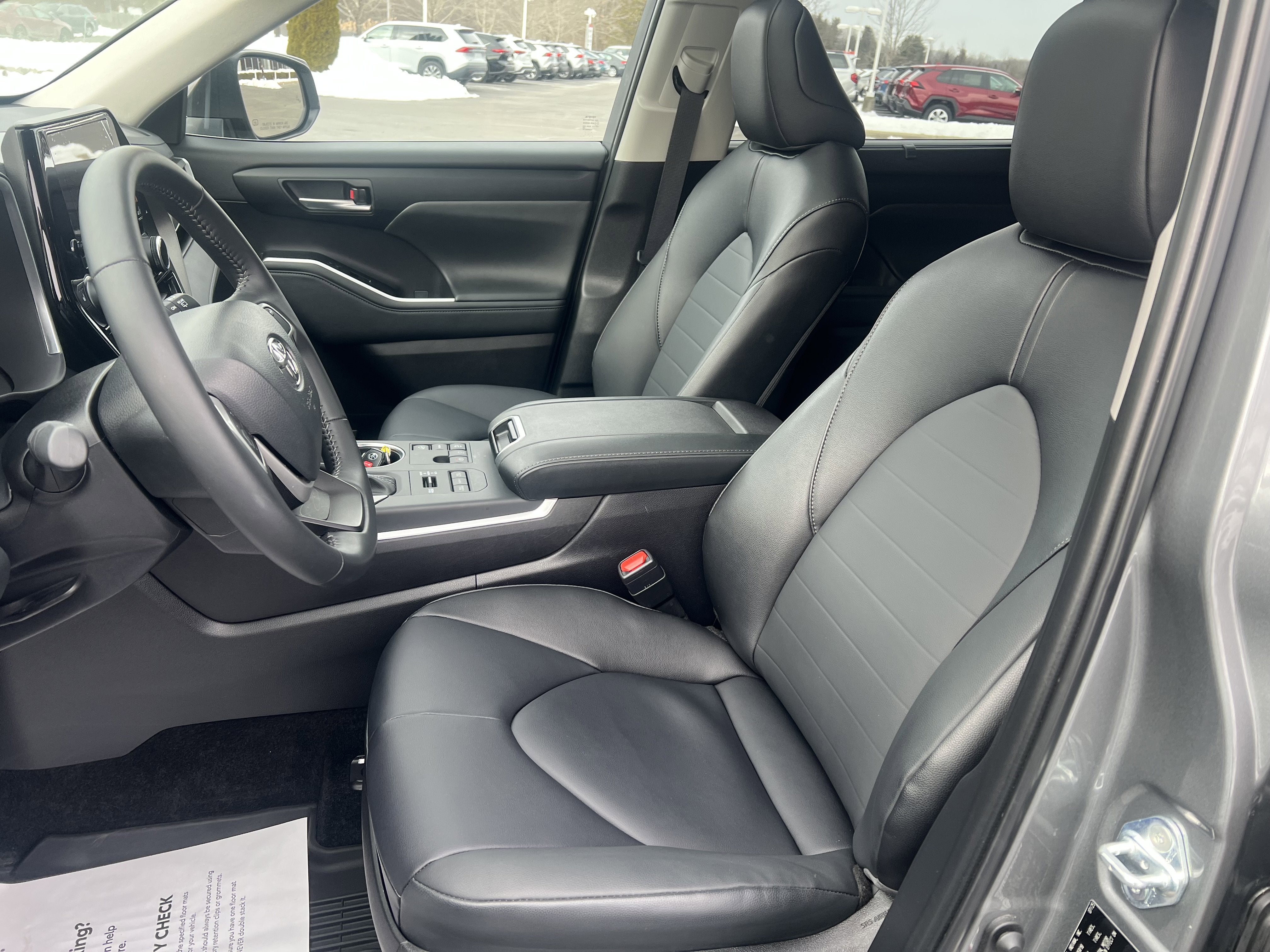 2025 Toyota Highlander XLE