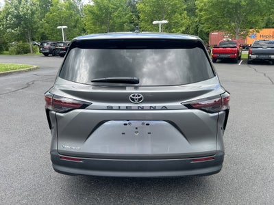 2026 Toyota Sienna LE