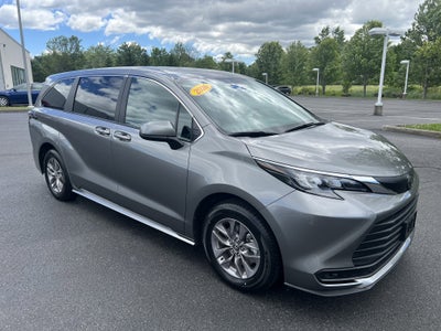 2026 Toyota Sienna LE