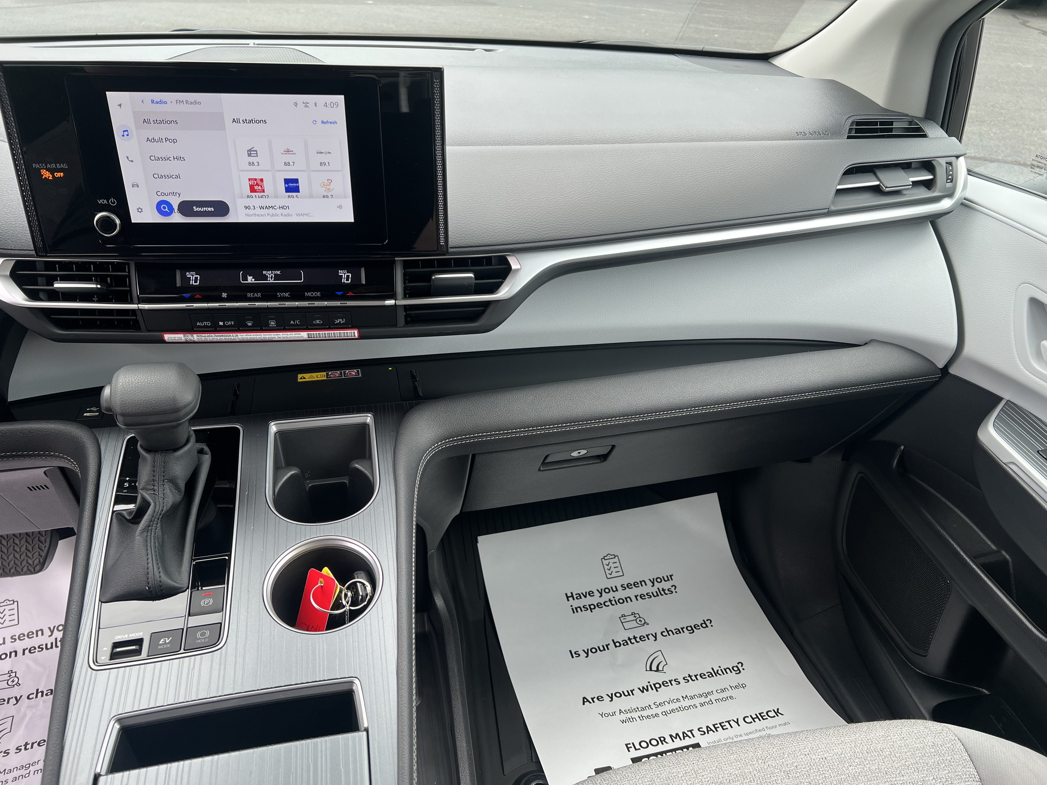 2026 Toyota Sienna LE
