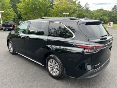 2026 Toyota Sienna LE