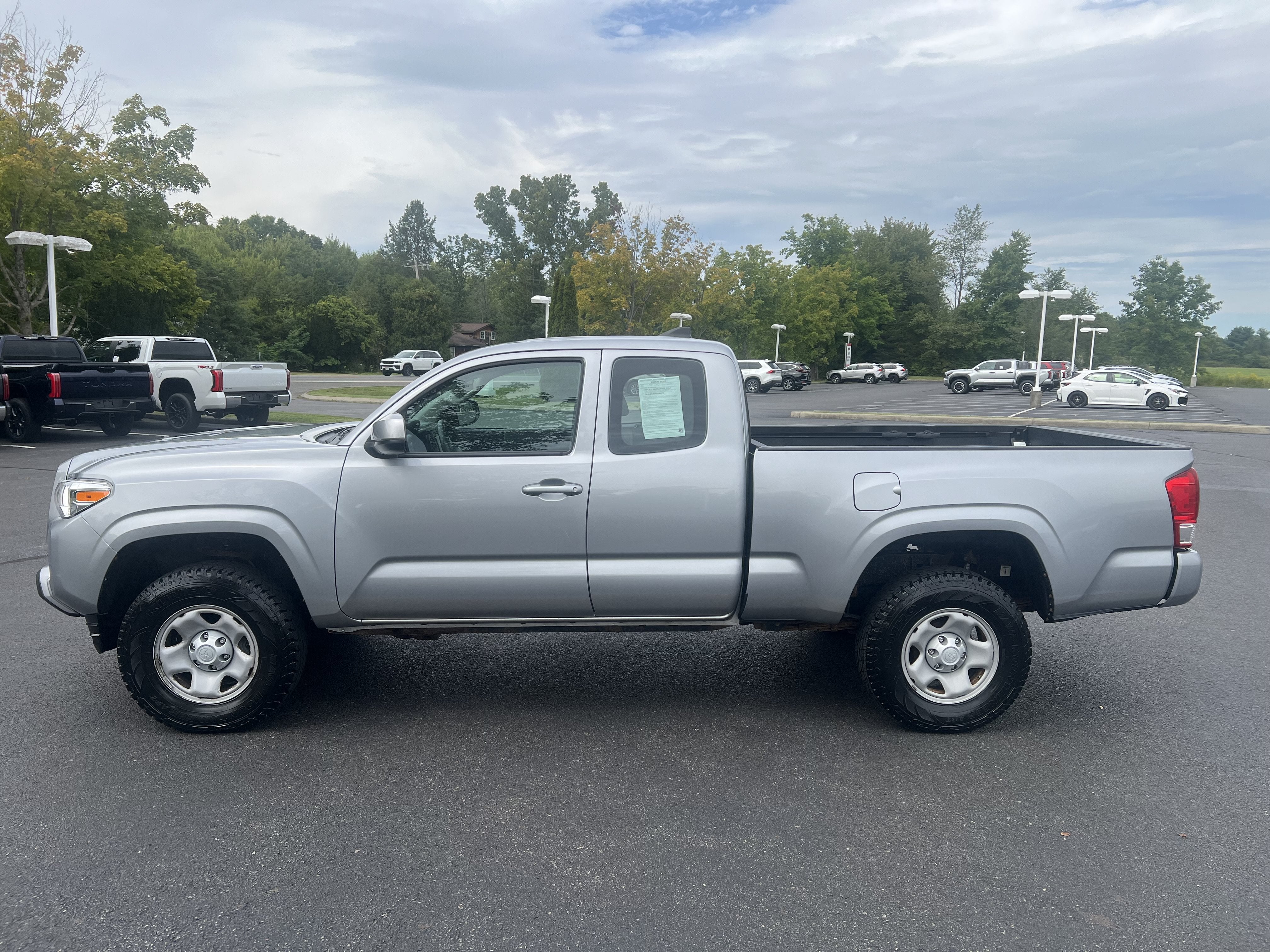 2017 Toyota Tacoma SR