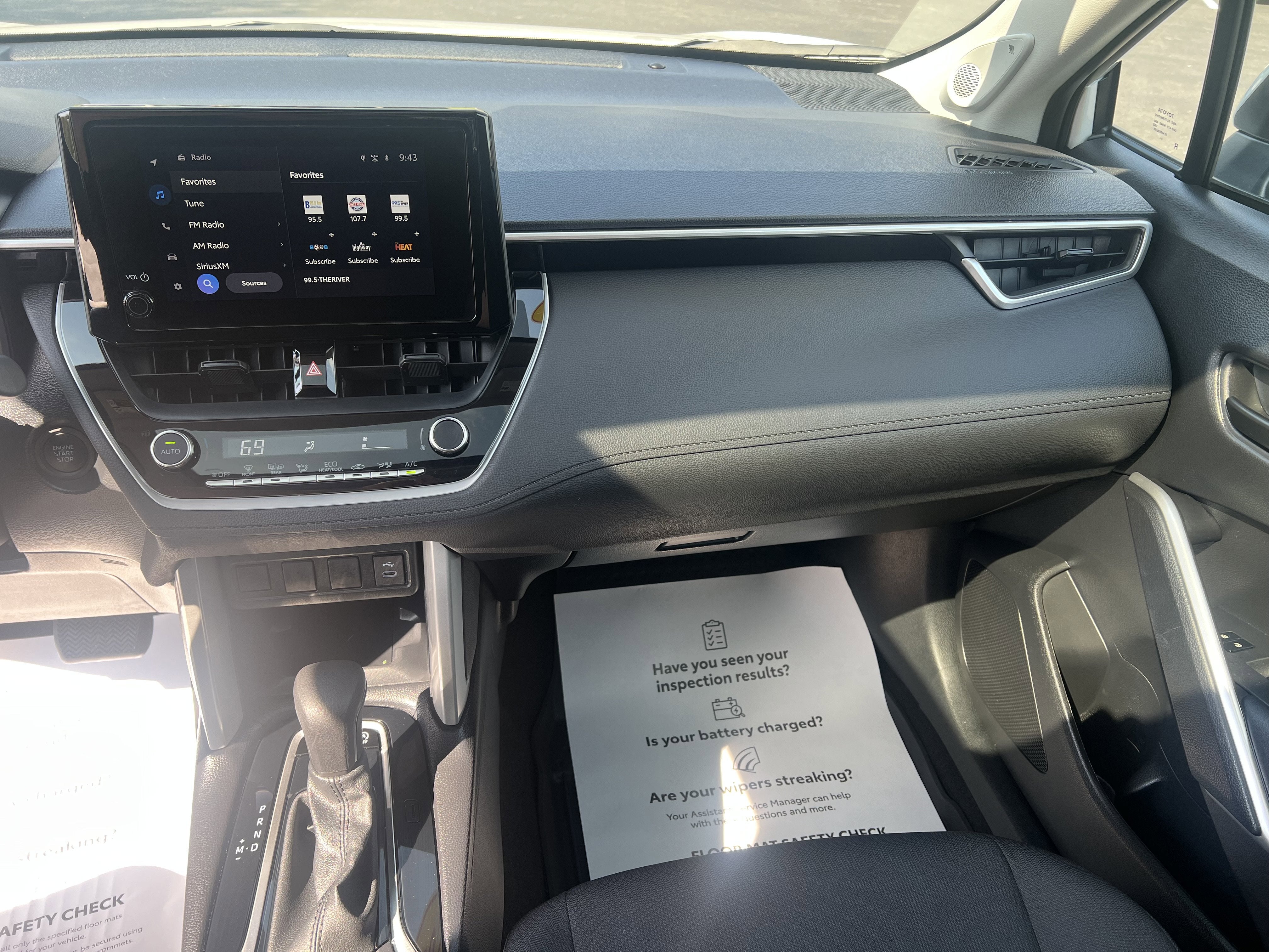 2024 Toyota Corolla Cross LE